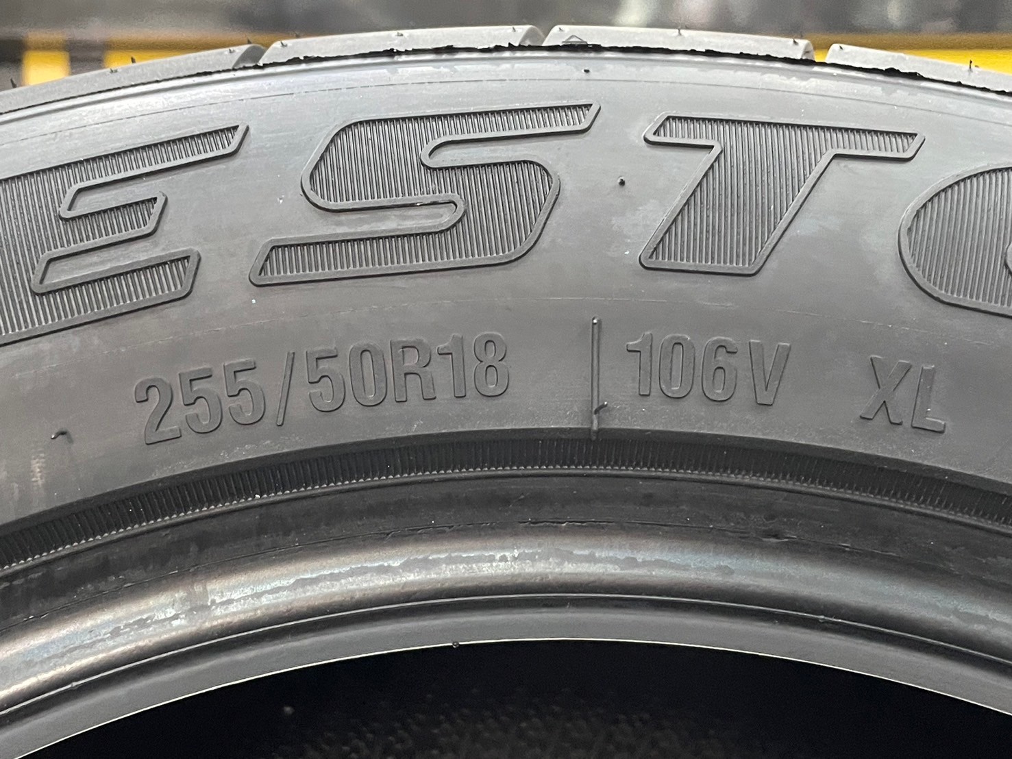 ยางใหม่ DEESTONE STROMZ RS 255/50R18 ยางใหม่ปี2025 ยางตัวหนังสือสีดำ
