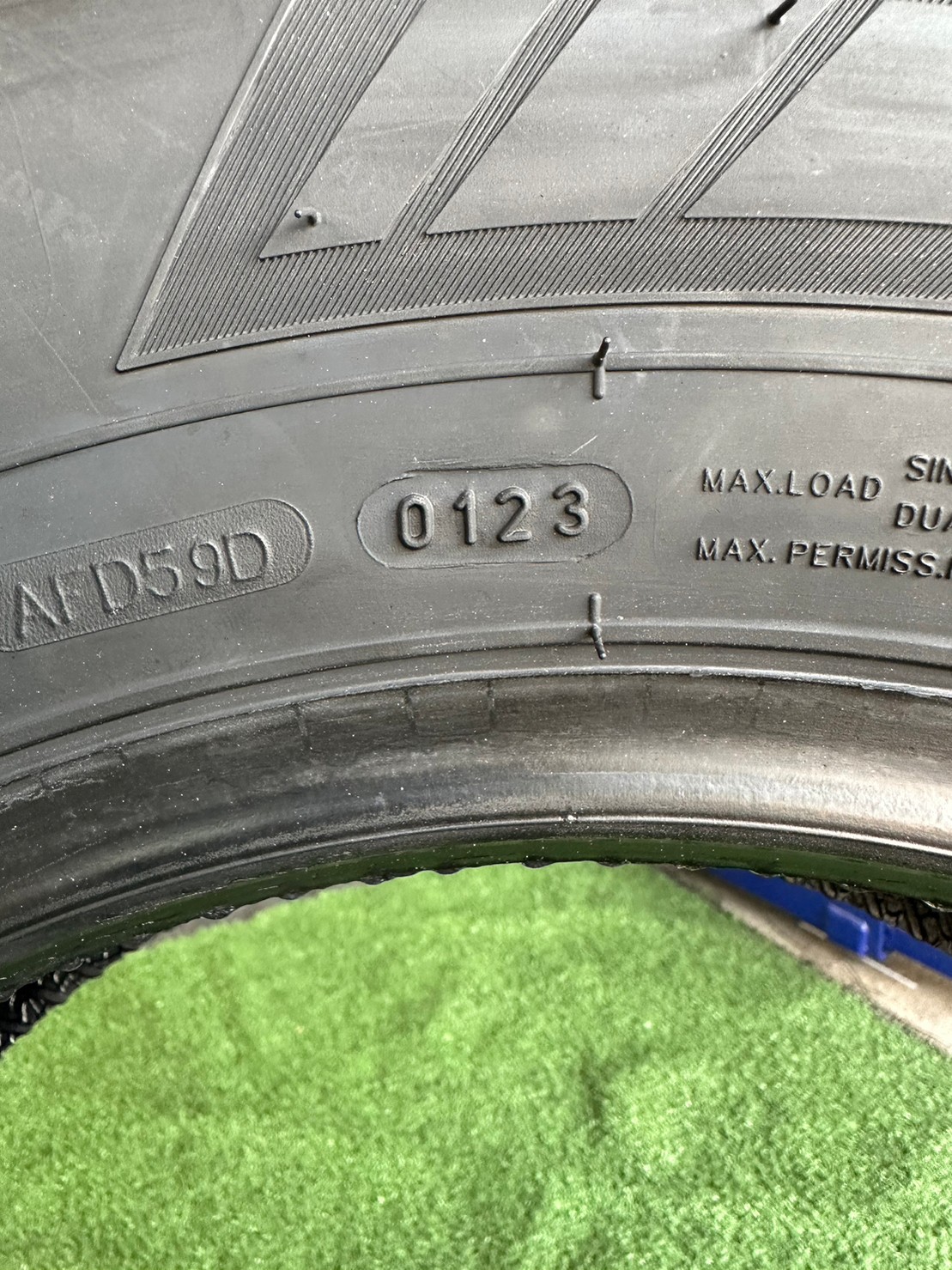 DEESTONE TITANZ T88 215/70R15 ยางใหม่ปี2023
