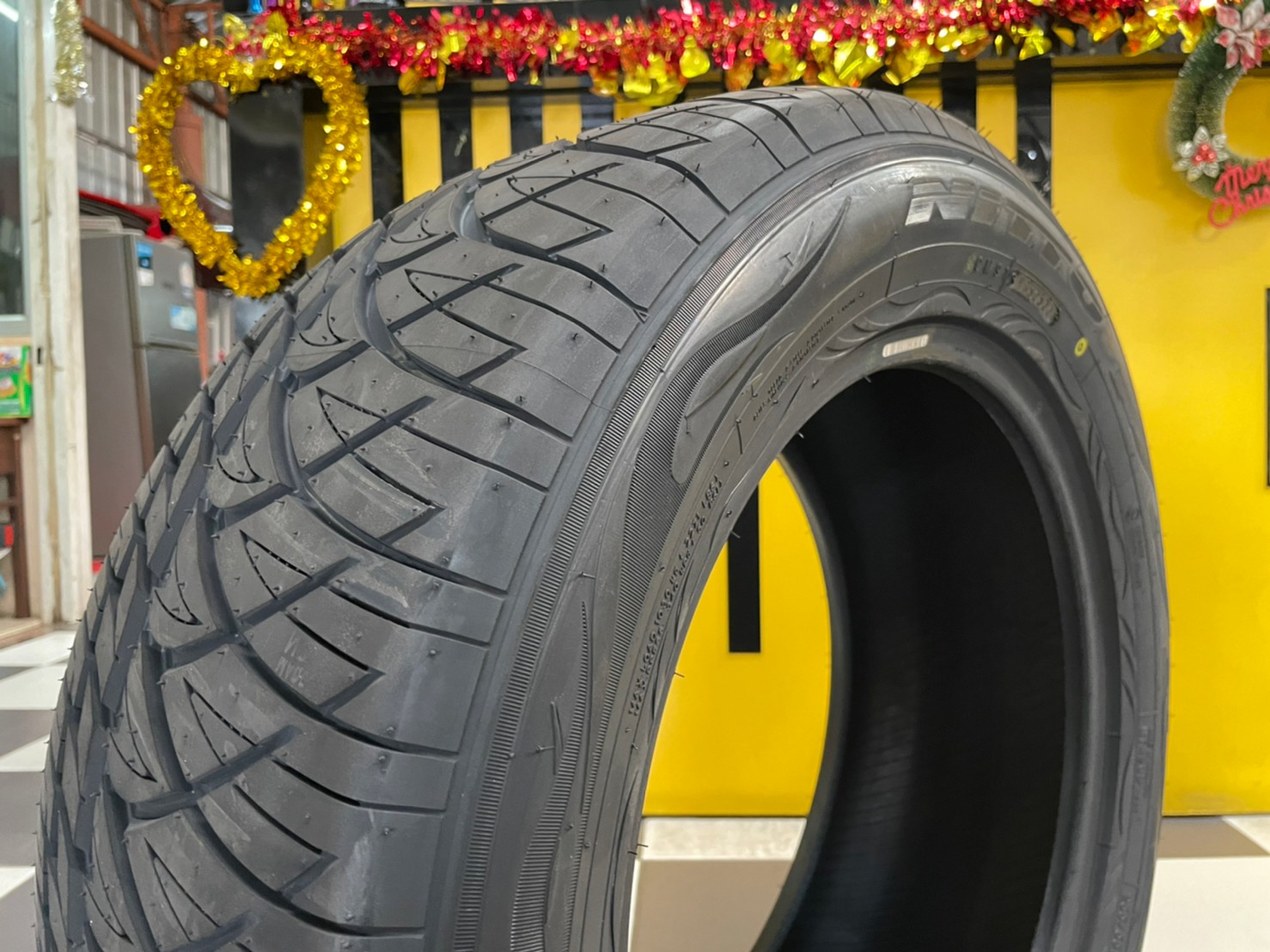 NITTO NT420SD 255/55R18 ยางลายซิ่ง สปอร์ต สมรรถนะสูง ยางใหม่ปี2022