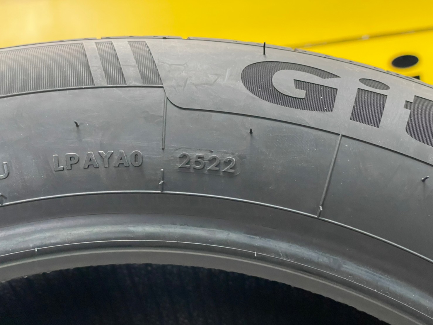 235/55R18 GITI Synergy H2 ยางสมรรถนะสูงคุณภาพดี ราคาโปรโมชั่นพิเศษ พร้อมติดตั้งฟรี