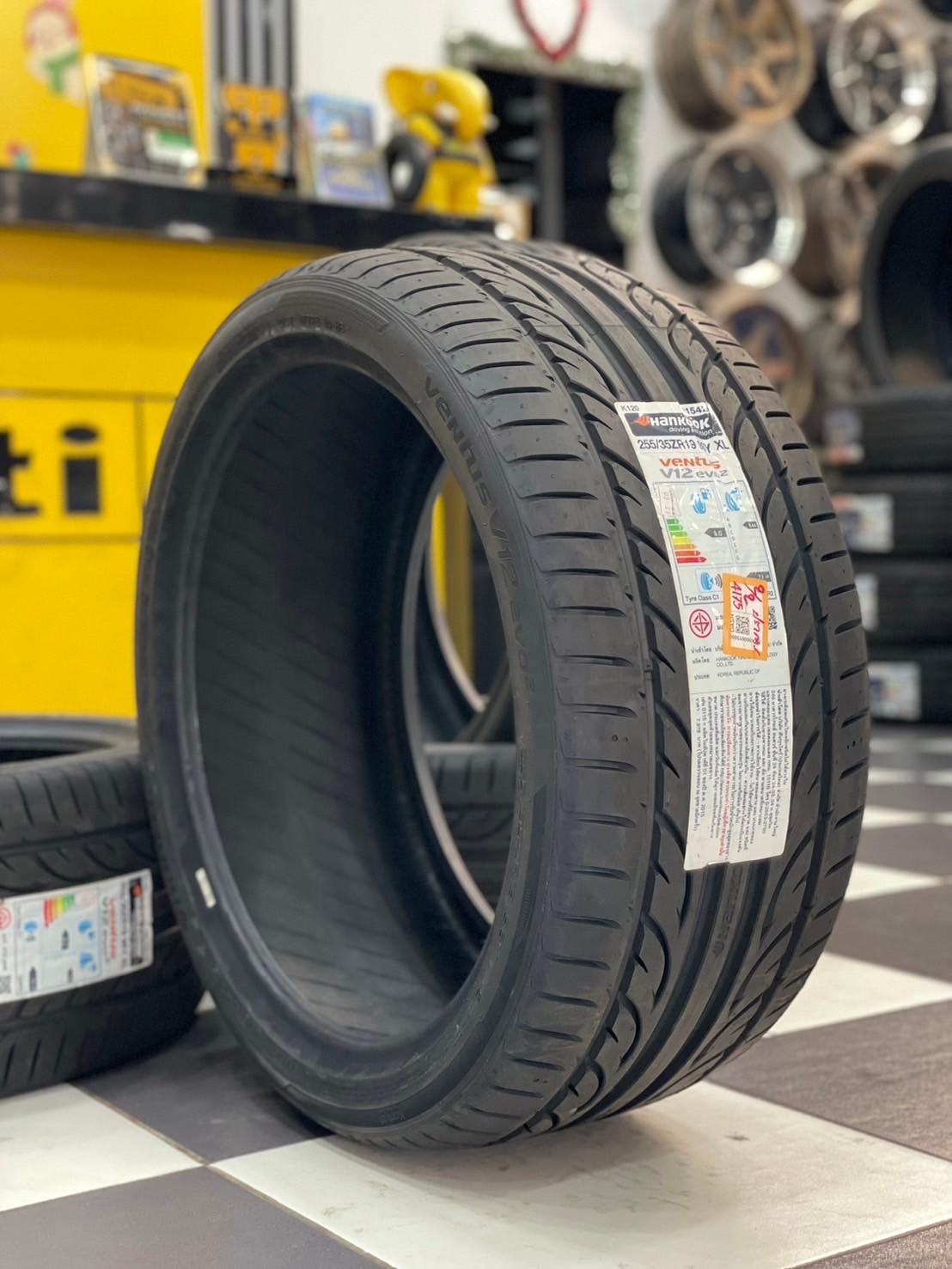ยางHANKOOK รุ่น VENTUS V12 *evo 2 255/35R19 ยางใหม่ปี2024