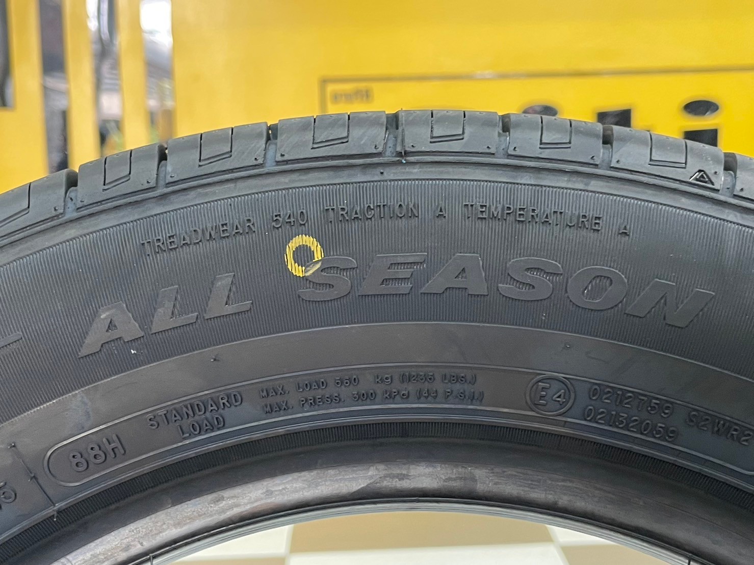 ยางใหม่ AUSTONE SP602 185/65R15 ยางผลิตไทย คุ้มค่ารับประกันบาดบวมเบียดตำ365วันเคลมฟรี ยางใหม่ปี2024