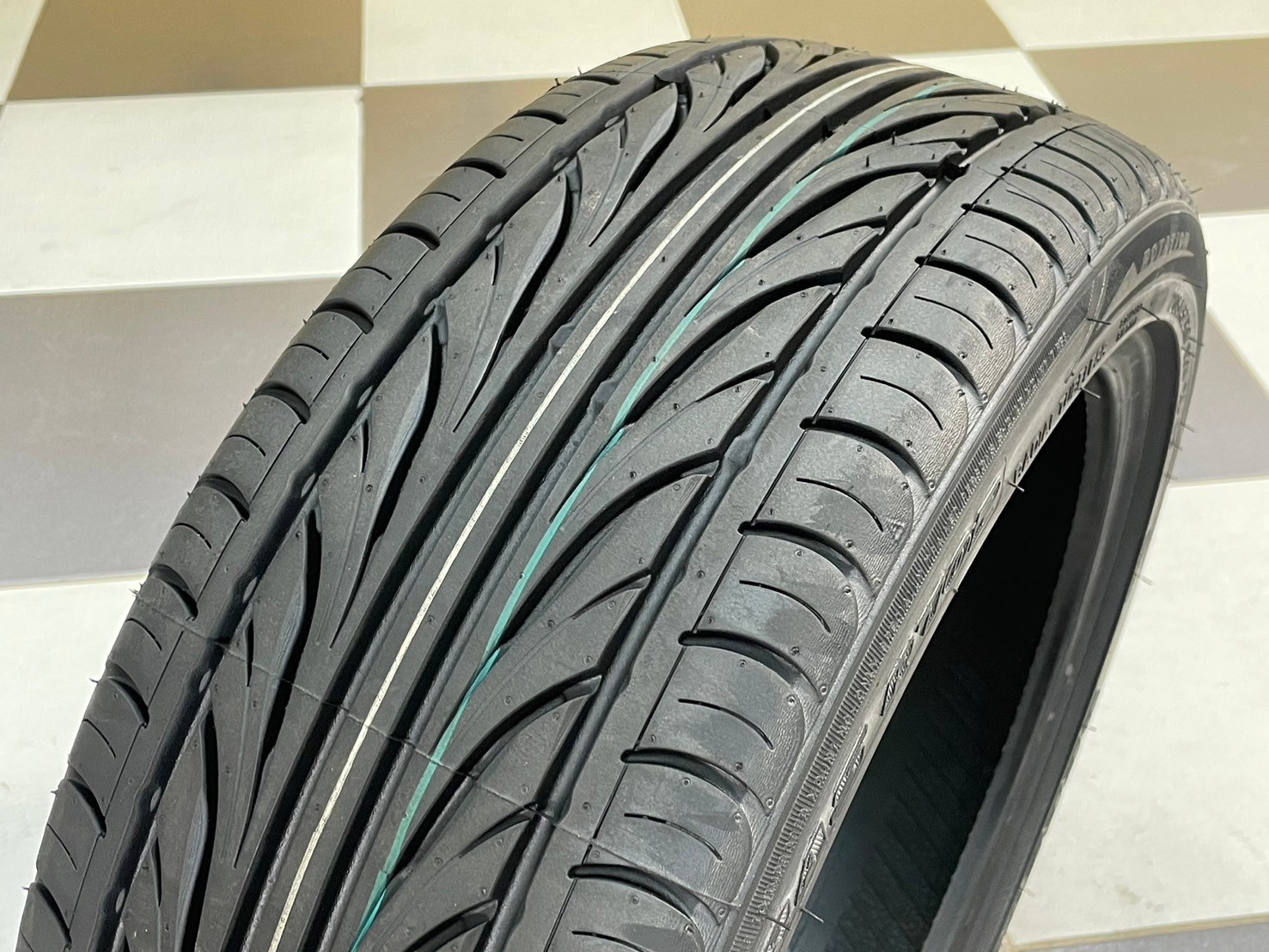 ยางใหม่ดีสโตน #DEESTONE CARRERAS #R702 205/45R17 ยางใหม่ปี2024