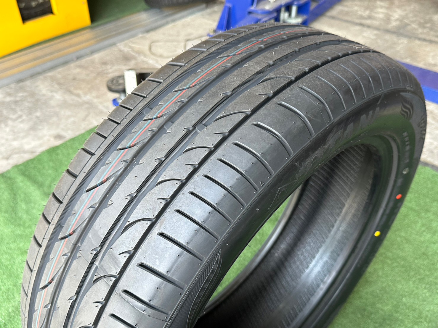 OTANI KC2000 225/55R19 ยางใหม่ปี2023 ราคาพิเศษพร้อมติดตั้งฟรี สามารถสอบถามเพิ่มเติมได้ค่ะ