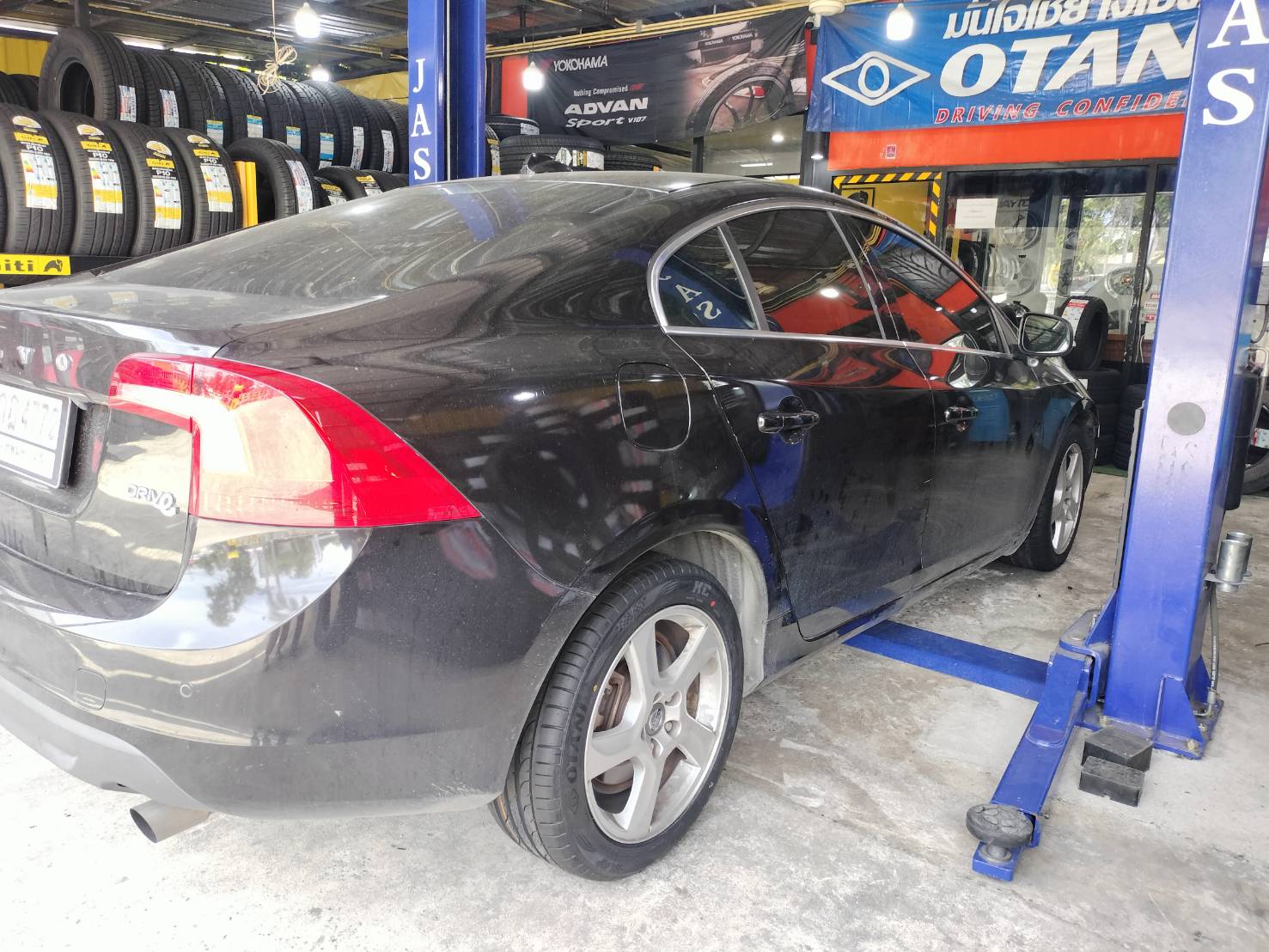 🚘#VOLVO_S60 เปลี่ยนยาง 🛞 #OTANI_KC2000_215/50R17