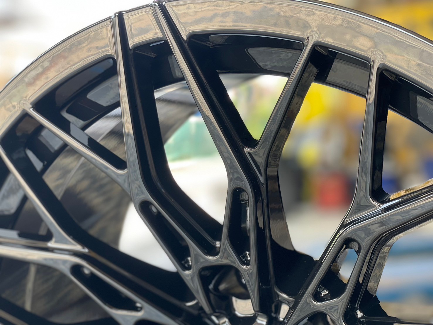 #ล้อแม็กซ์ใหม่ขอบ18 #EMOTION-R Model VEN 18x9 ET0 6x139.7 สีดำเงา