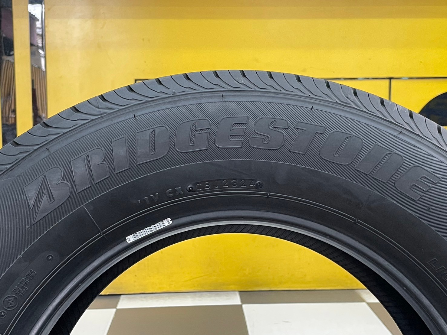 🔥🔥#Bridgestone Duravis R611 215/70R16 ยางใหม่ปี2024