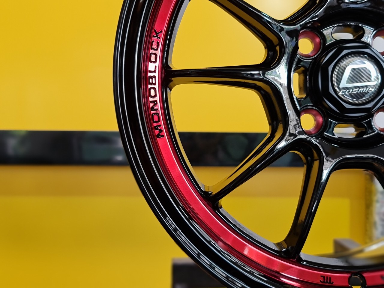 ล้อแม็กขอบ15 Cosmis VR-3 ขอบ15กว้าง7 ออฟ+32 4รู100 สีดำขอบกลึงแดง