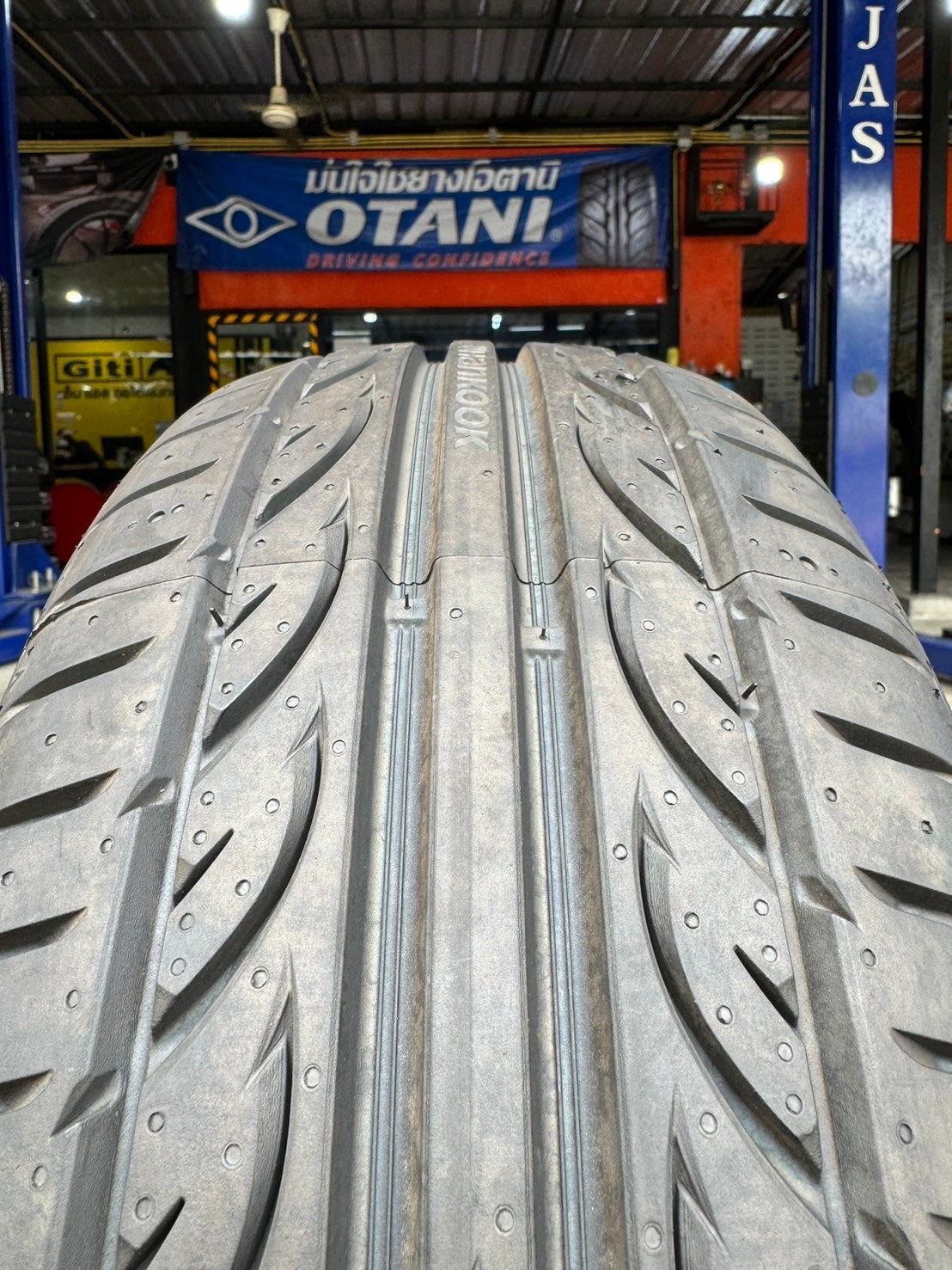 Hankook Vantus V12 195-55R15 ยางใหม่ปี2023 ราคาพิเศษพร้อมติดตั้งฟรี
