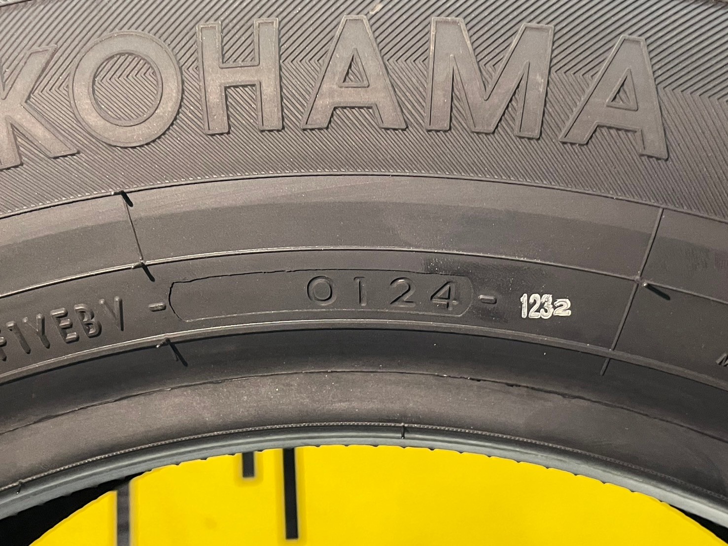 ยางใหม่YOKOHAMA BluEarth E75 215/60 R16 ยางใหม่ปี2024