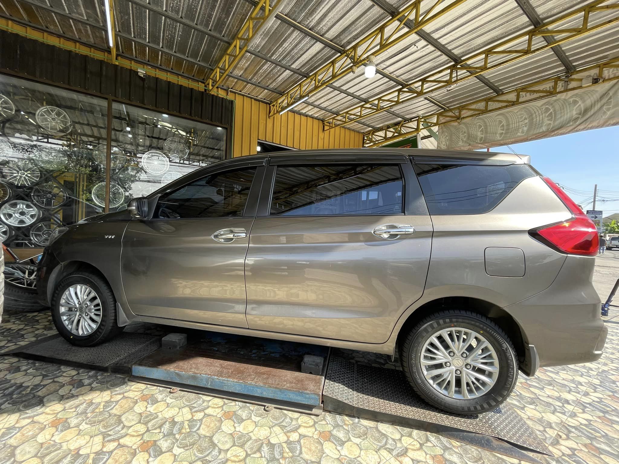 🛞❤️ #SUZUKI_ERTIGA 🚘เปลี่ยนยาง 🛞🐘#YOKOHAMA_A.drive_195/65R15