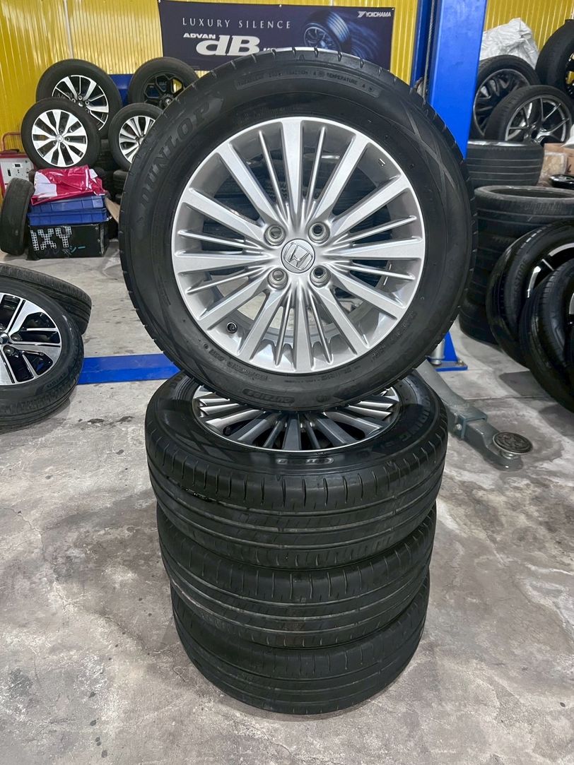 ล้อมือสองพร้อมยางพร้อมใช้งาน #ล้อเดิมHONDA CITY ขอบ15 4x100 #พร้อมยาง DUNLOP R1 195/60R15 ยางปี2020