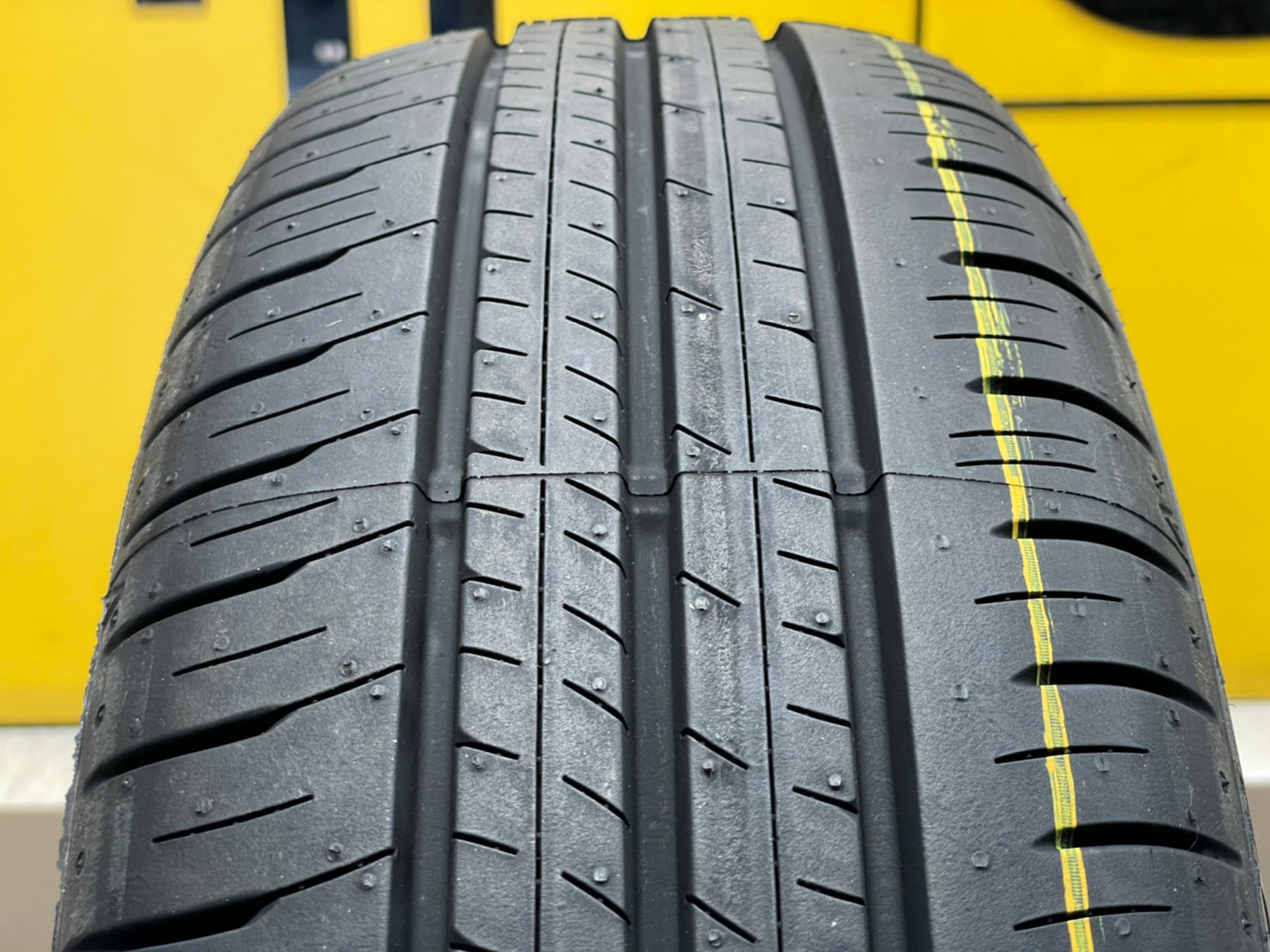 Dunlop Enasave EC300+ 185/60R15ยางใหม่ปี2023