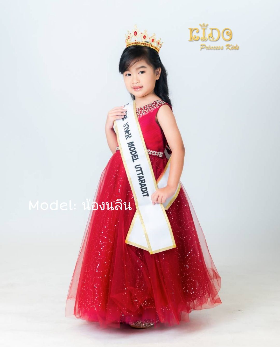 ssชุดราตรีเด็ก(หน้าร้านอยู่รัชดา ลองได้ถ่ายรูปจากชุดจริง)A214สีทอง สีขาว สีชมพู สีแดง สีน้ำเงิน สีฟ้าอกแต่งจีบไหว้เอวปัดเกล็ด กระโปรงยาวสุดหรูหราไฮโซมากๆเลย เดรสออกงานเด็ก