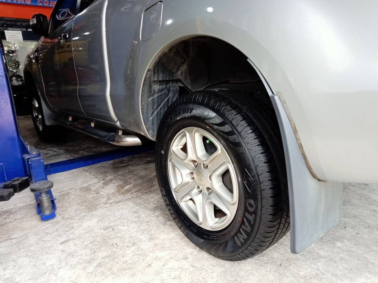 เปลี่ยนยาง🚘 #FORD_RANGER #มั่นใจใช้ยางโอตานิ 🛞 ￼#OTANI #SA1000 265/65R17