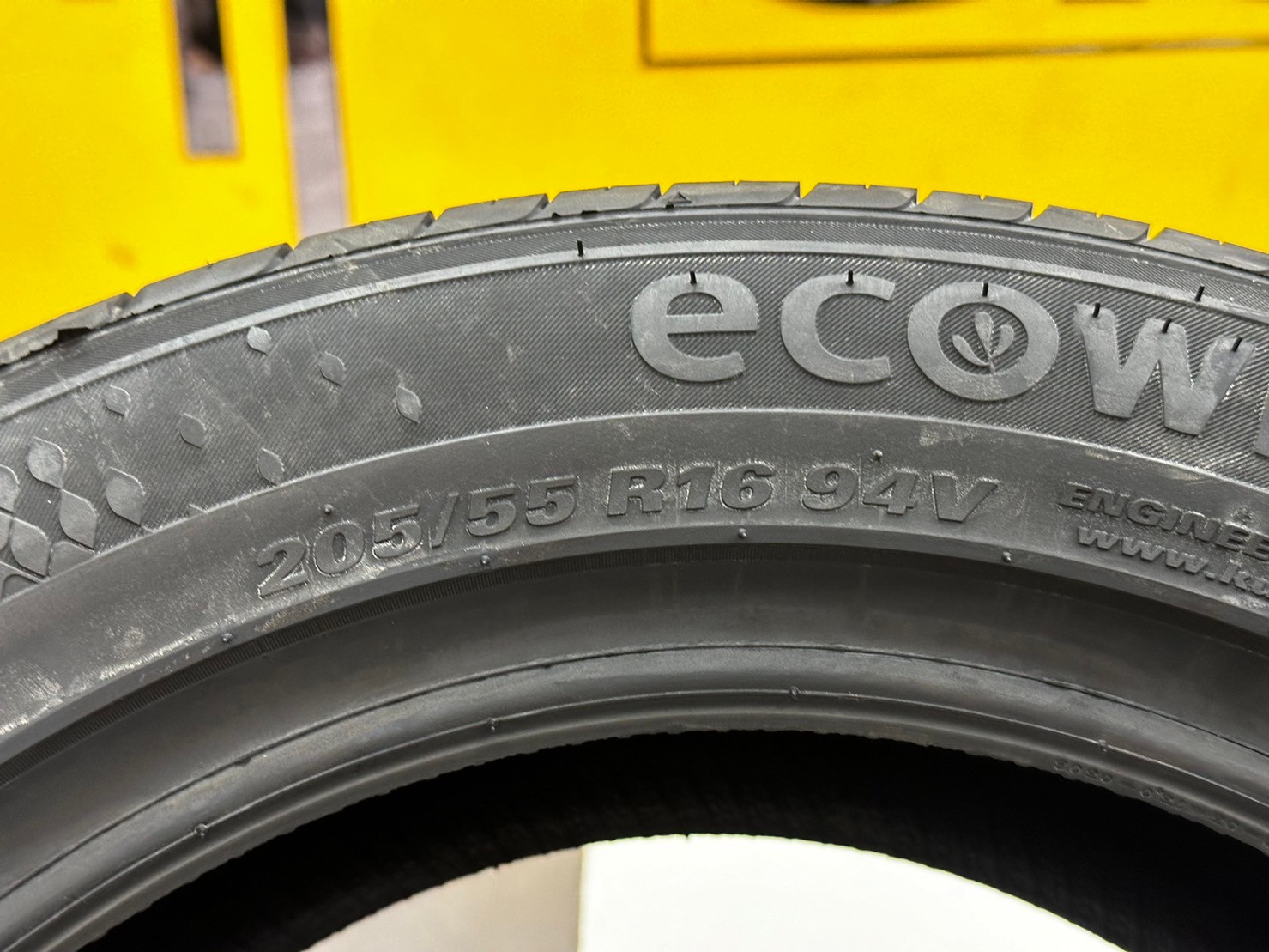 ยางใหม่ KUMHO KH27 205/55R16 ยางสมรรถนะสูง คุณภาพดี นุ่มเงียบ ยางใหม่ปี2023 (4เส้น)