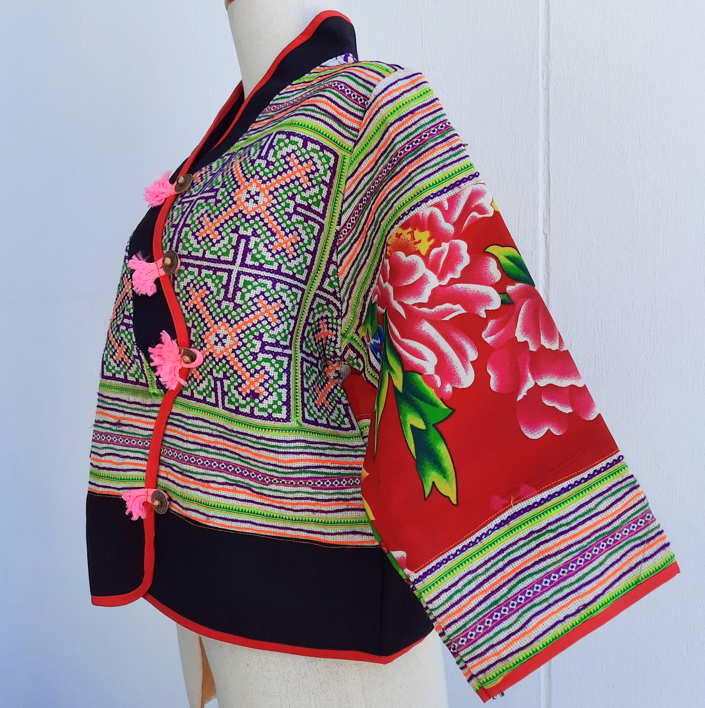 เสื้อเจ้านาง ผ้าปักมือลายโบราณ