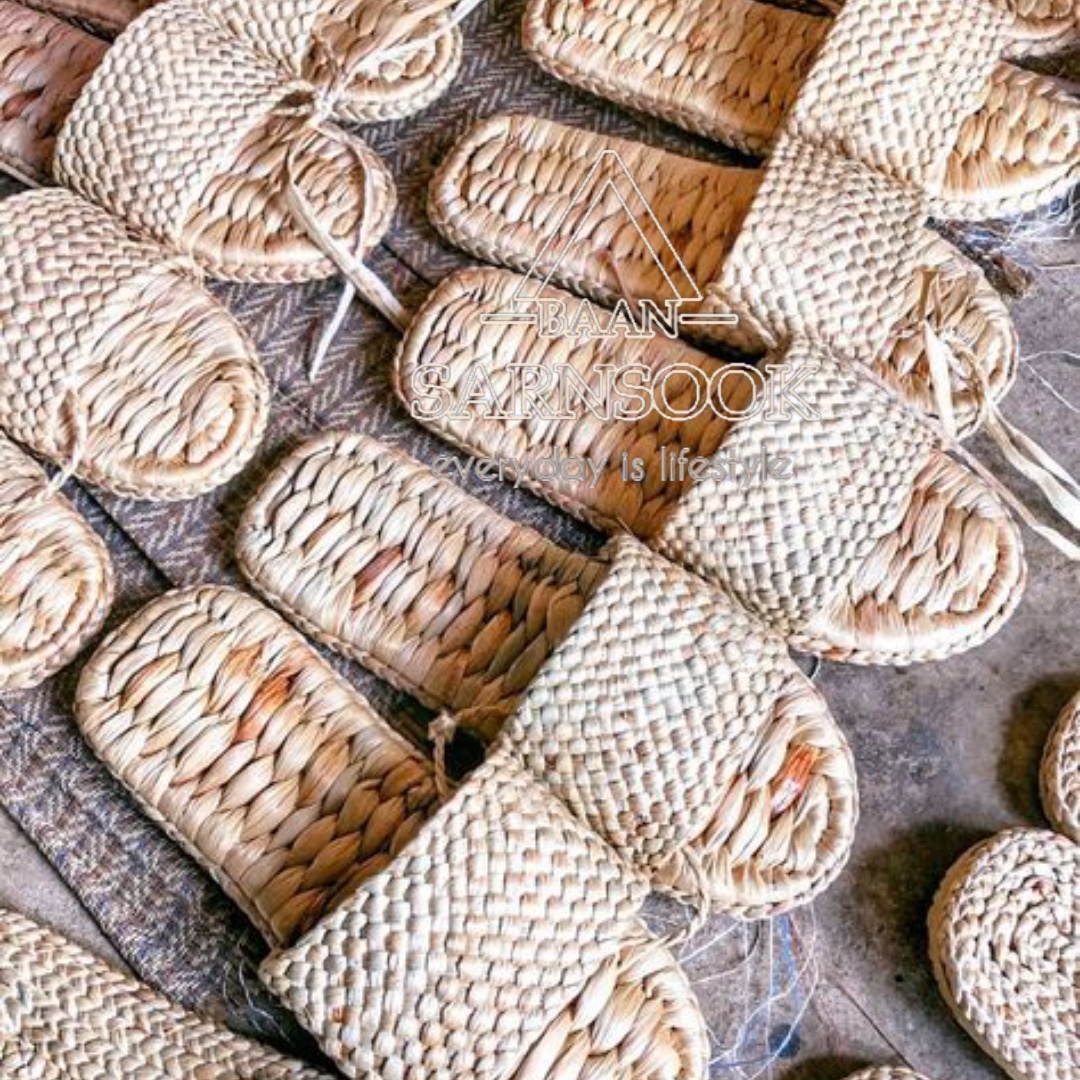 BSS203W : รองเท้าสานผักตบชวา ราคาส่ง 1โหล 12 คู่