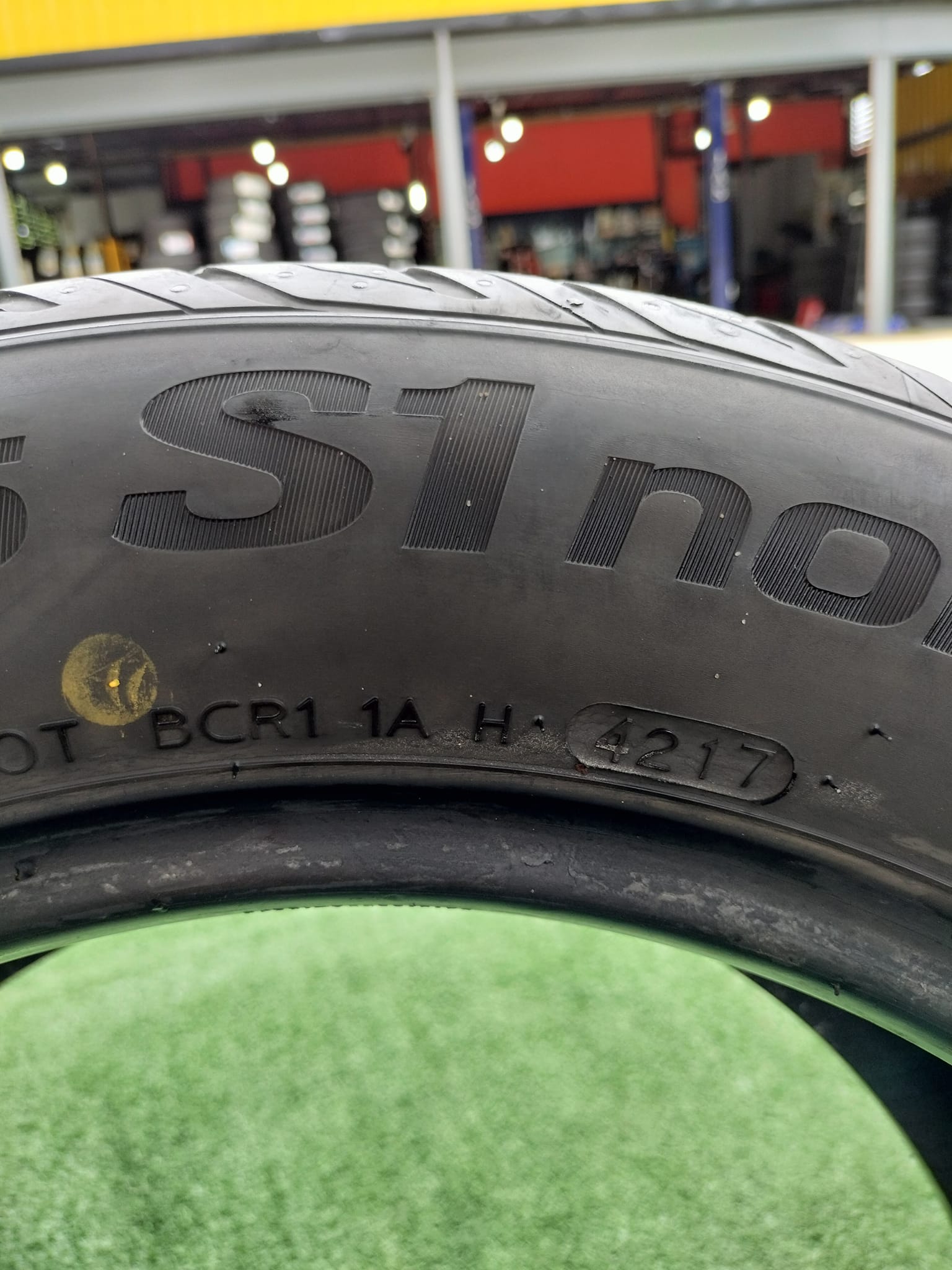 ยางมือ2 สภาพดี ขอบ16"ยี่ห้อ HANKOOK S1 215/55R16