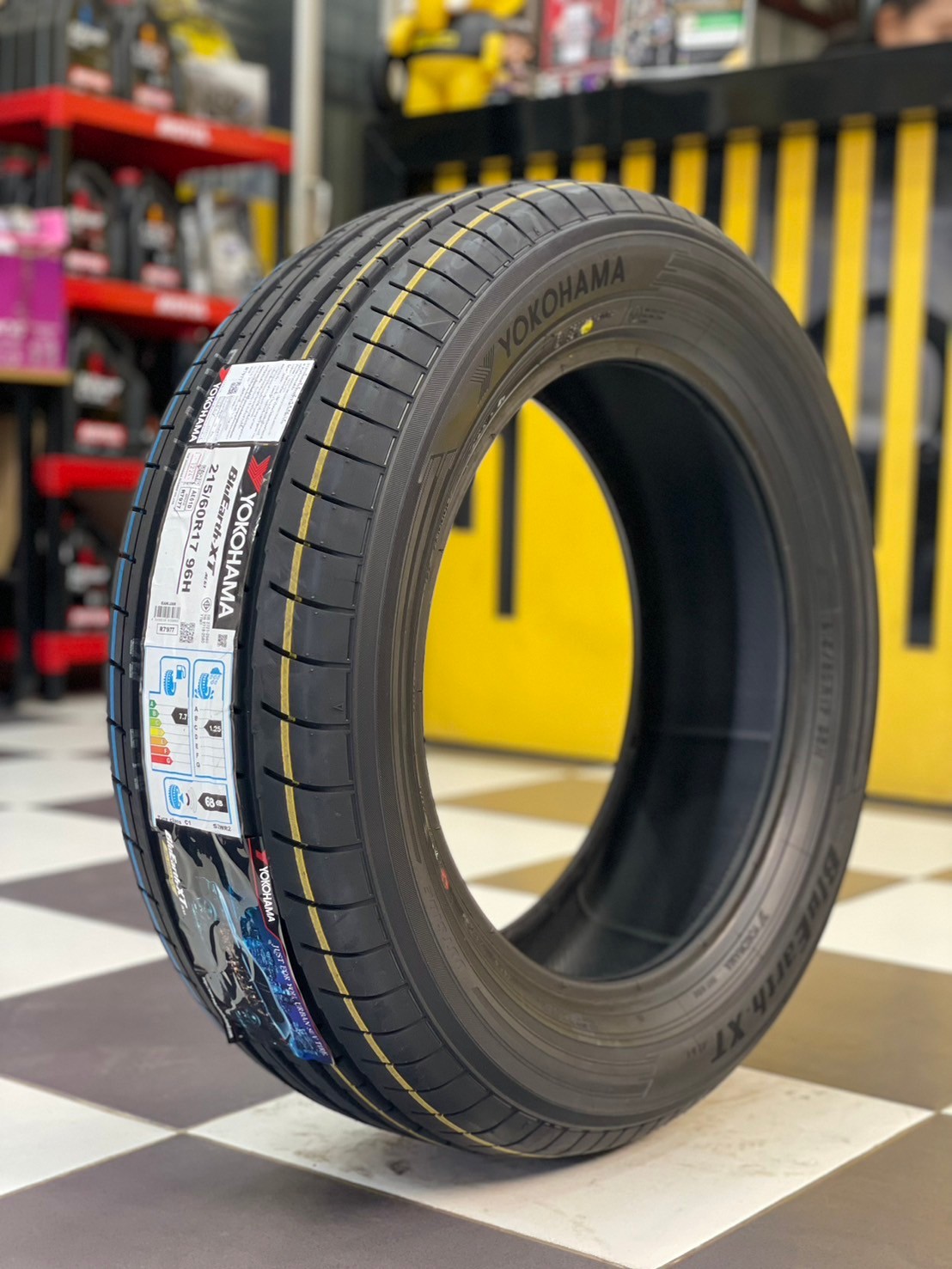 #ยางใหม่โยโกฮาม่า #YOKOHAMA BluEarth - XT #AE61 215/60R17 ยางใหม่ปี2024