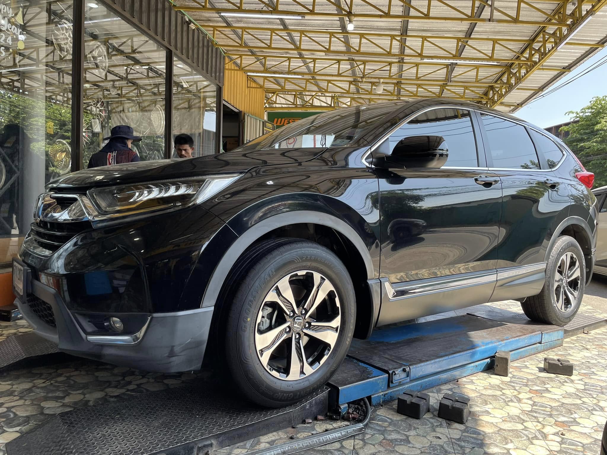 🛞❤️ #HONDA_CRV 🚘เปลี่ยนยาง 🛞🐘#GOODYEAR_EFFICIENTGRIP_235/65R17