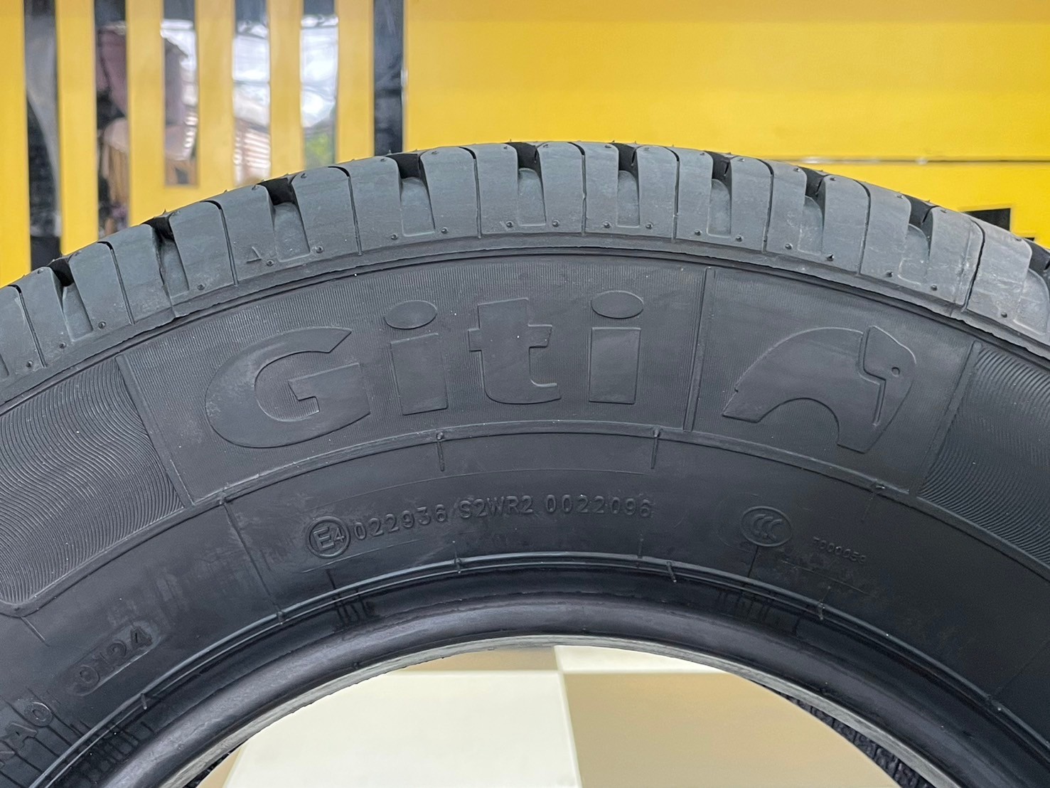 ยางใหม่จีที Giti Van600 195R14C ยางใหม่ปี2024