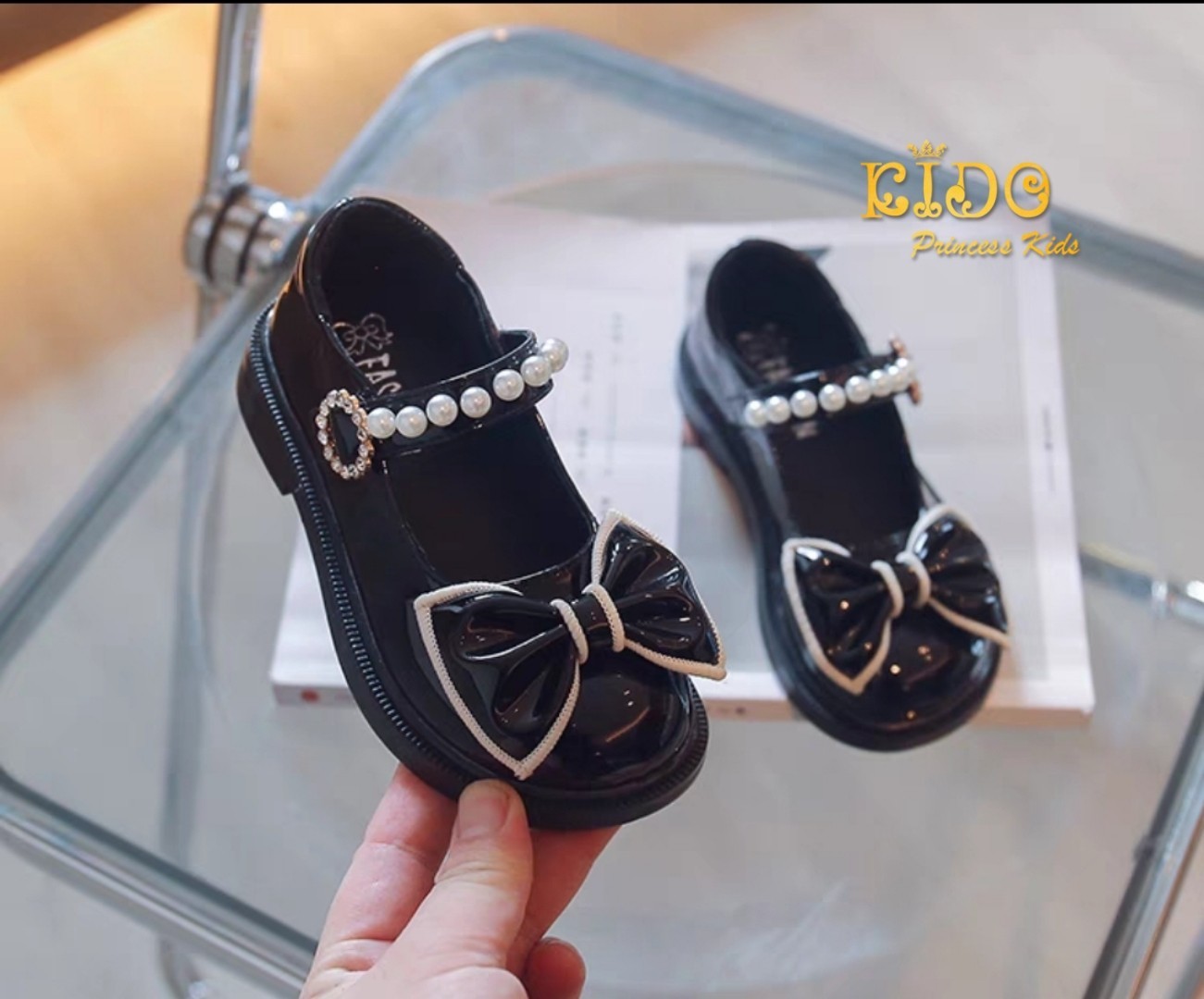 รองเท้าเด็ก(หน้าร้านอยู่รัชดา ลองได้)H184 สีดำ ประดับโบว์ สายคาดหน้ามุก สวยน่ารักมาก
