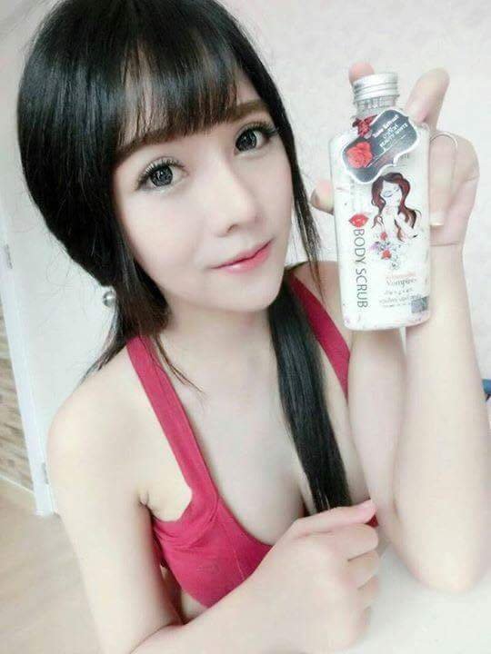 Vampire Body Scrub by Beauty White แวมไพร์ บอดี้ สครับ จากบิวตี้ไวท์