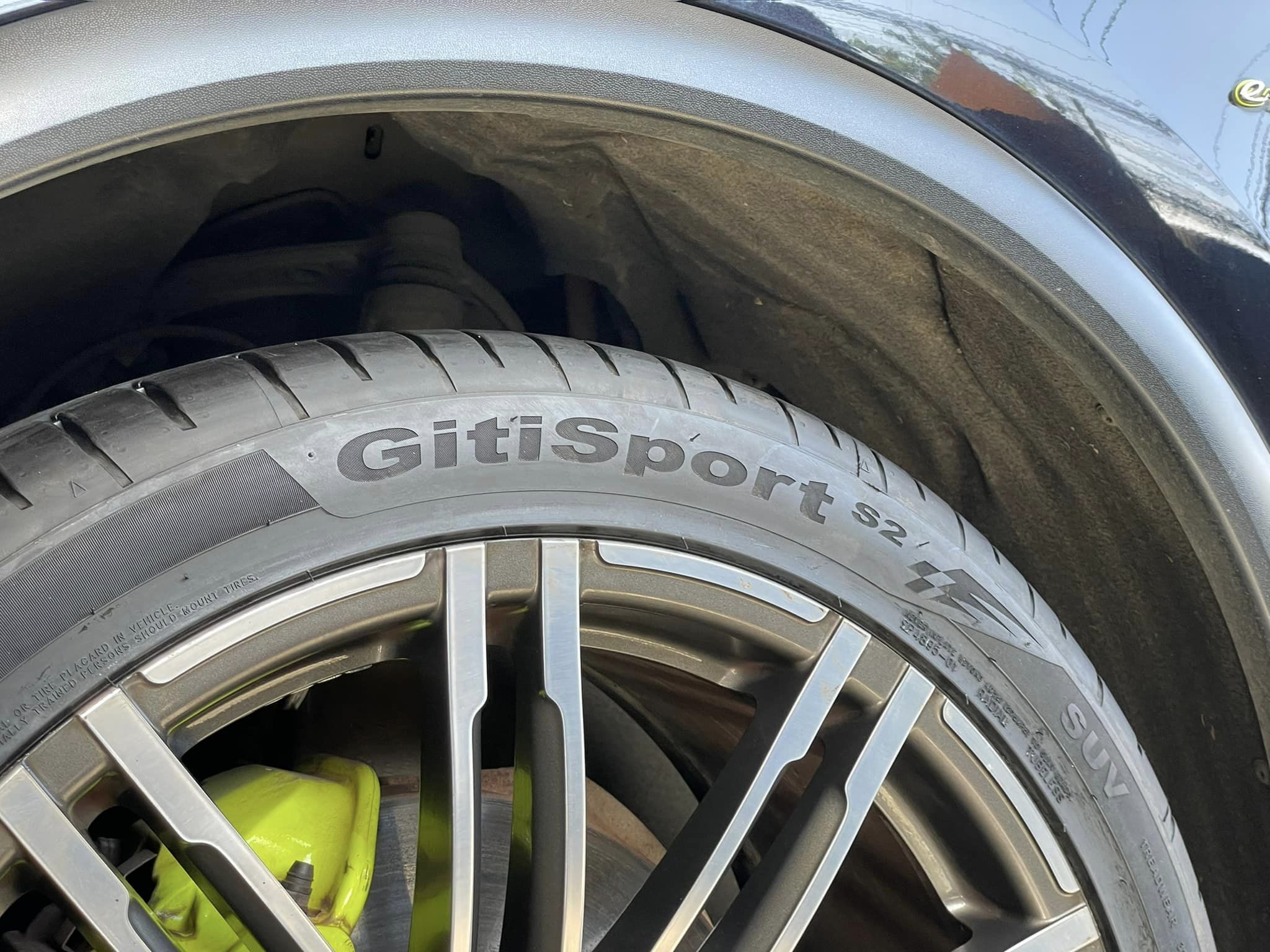 #Porsche #Cayenne 🛞 #Giti_SportS2 295/35R21