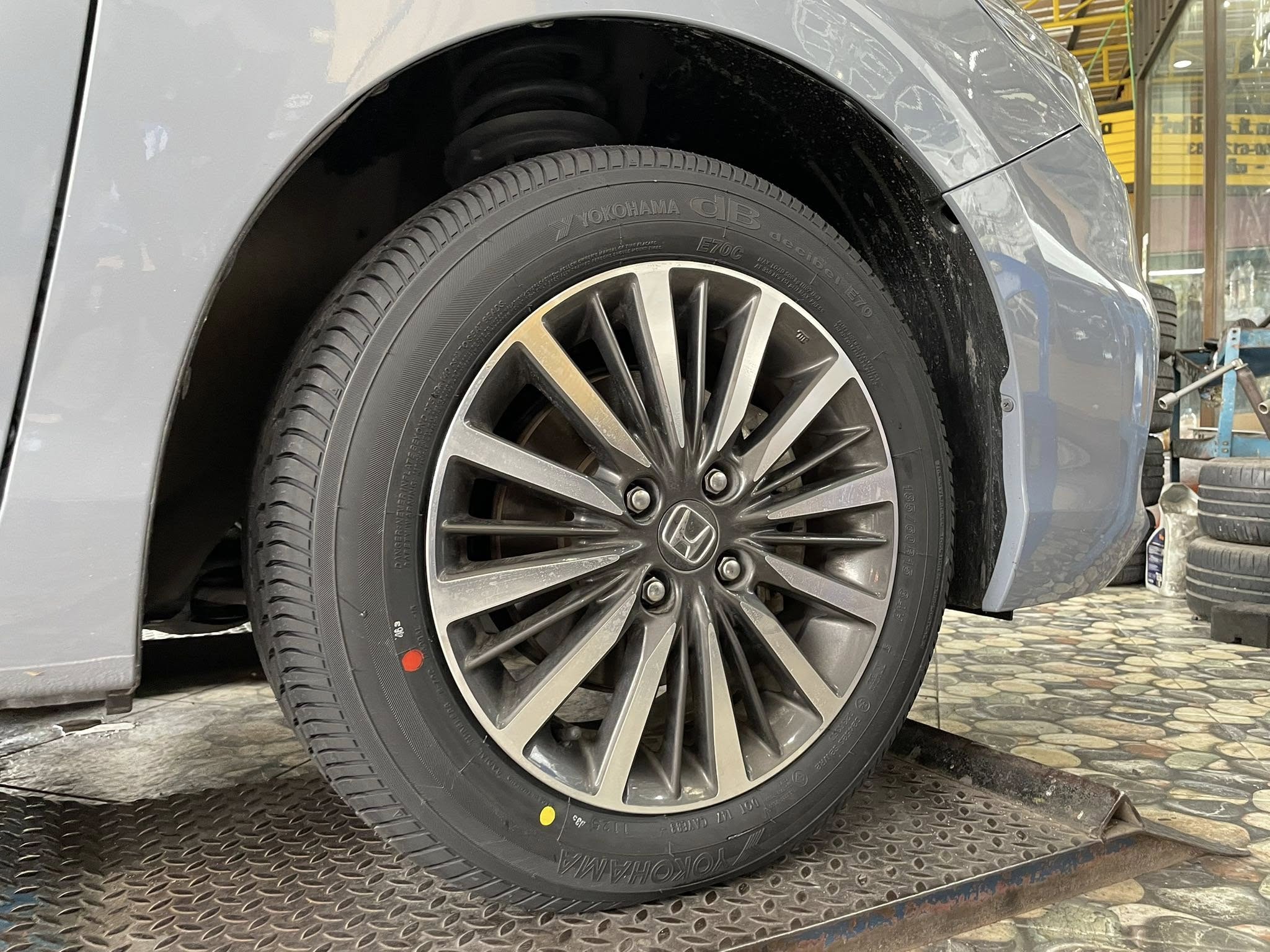 #HONDA_CITY เปลี่ยนยาง 🛞🐘#YOKOHAMA_E70_185/60R15 ❤️ 🛞 #ยางสมรรถนะสูง นุ่มเงียบ