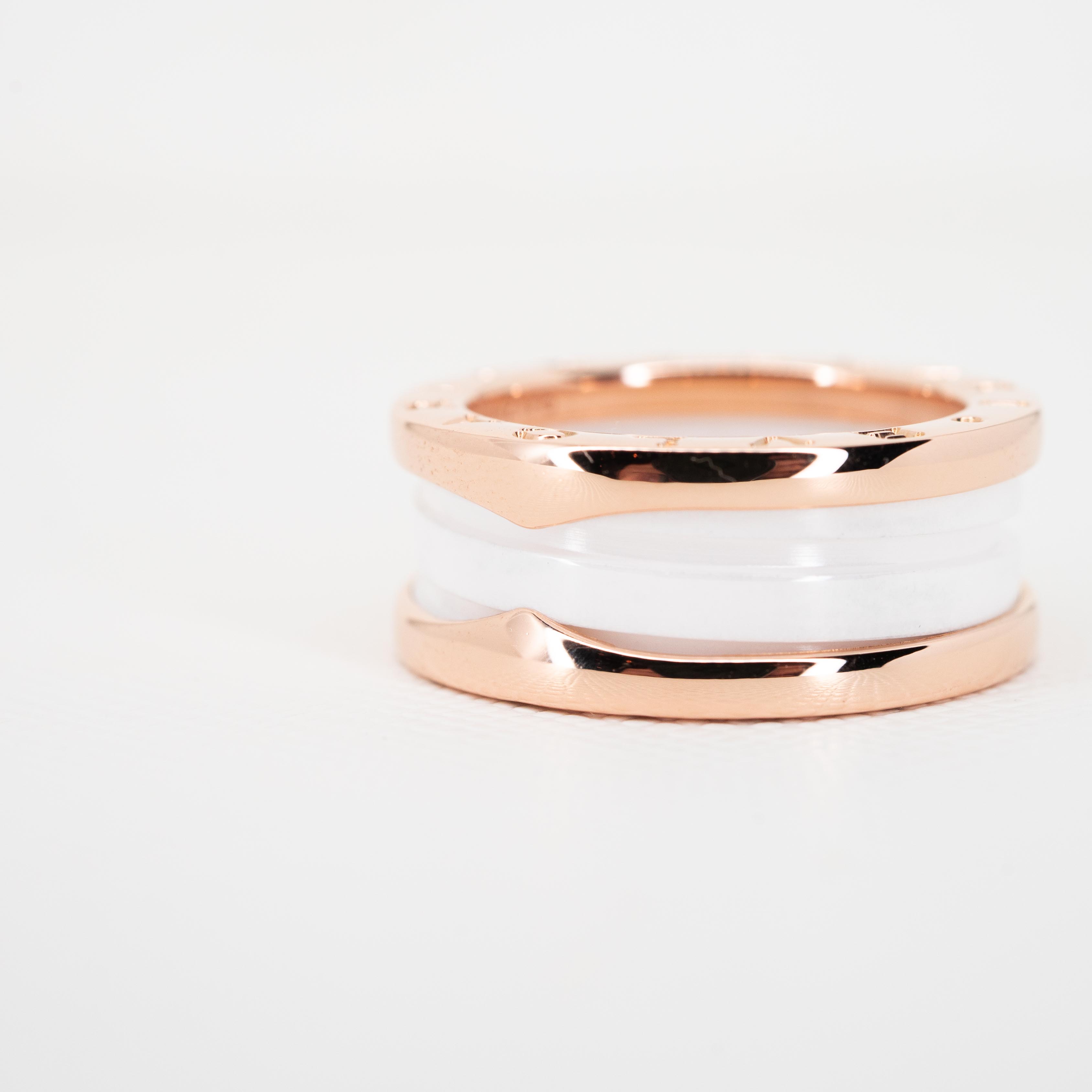 แหวน Bvlgari B.zero1 2band white ceramic ทองชมพู18K ไซส์ 50# (Used)