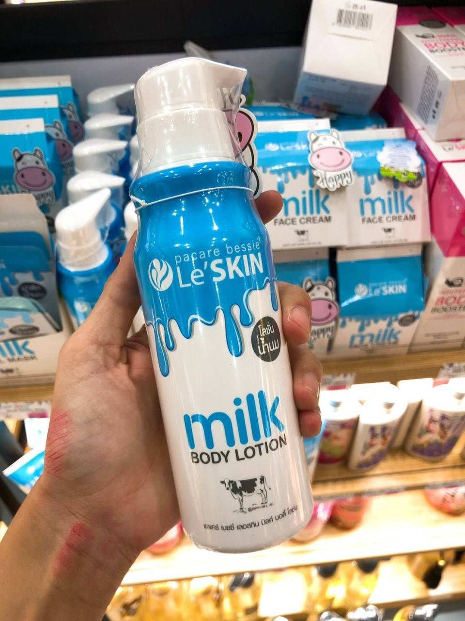 Le’ SKIN milk Body Lotion โลชั่นบำรุงผิวกายสูตรน้ำนมเลอสกิน
