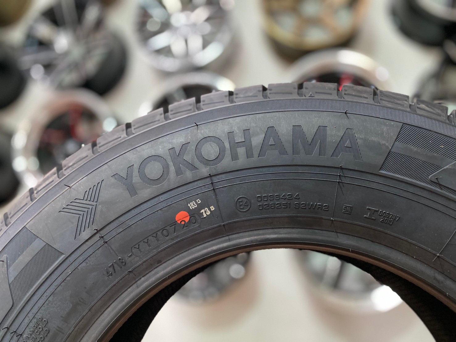 215/70R15 Yokohama BluEarth Van RY55 ยางสมรรถนะสูง ยางปี2020