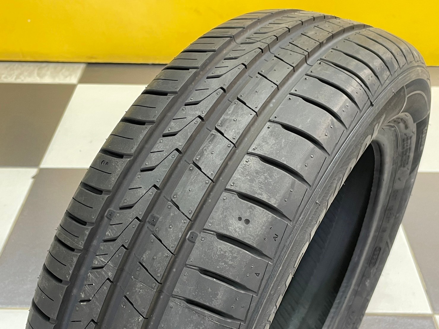 HANKOOK Kinergy Eco2 185/60R15 ยางใหม่ปี2023 ยางแบรนด์สัญชาติเกาหลี ยางคุณภาพดี นุ่มเงียบ