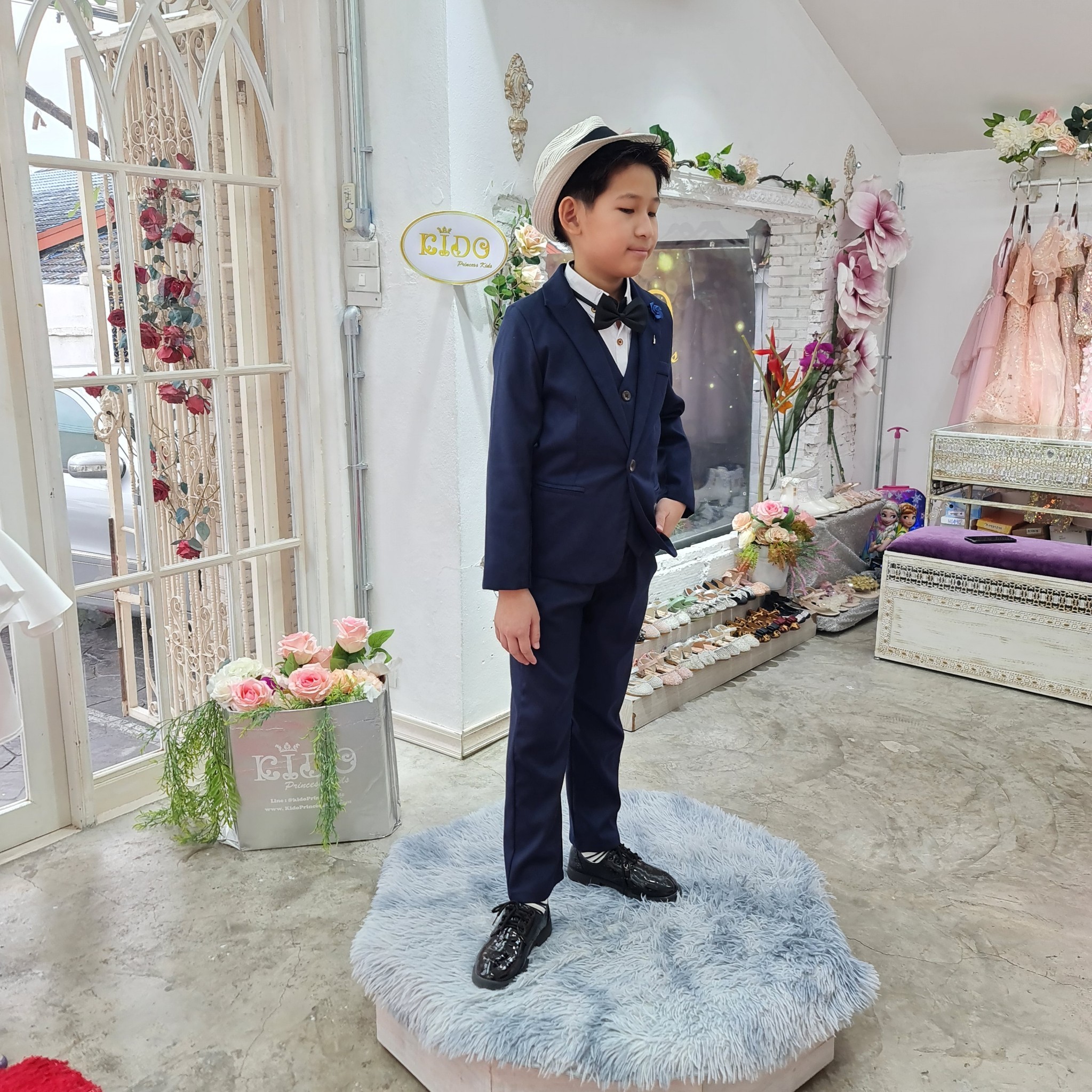 สูทเด็กผู้ชาย(หน้าร้านอยู่รัชดา ลองได้ถ่ายรูปจากชุดจริง)S134สีน้ำเงินฟ้าเซ็ตสูท5ชิ้น สูท เสื้อเชิ้ต กั๊ก กางเกง หูกระต่าย