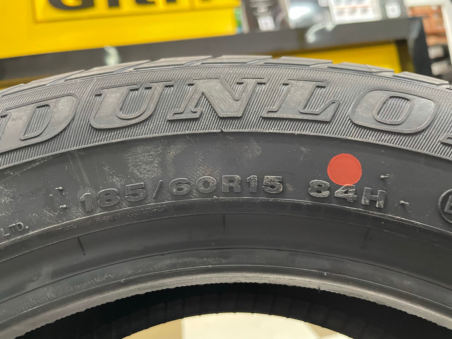 ยางใหม่คุณภาพดี DUNLOP SP SPORT2030 185/60R15