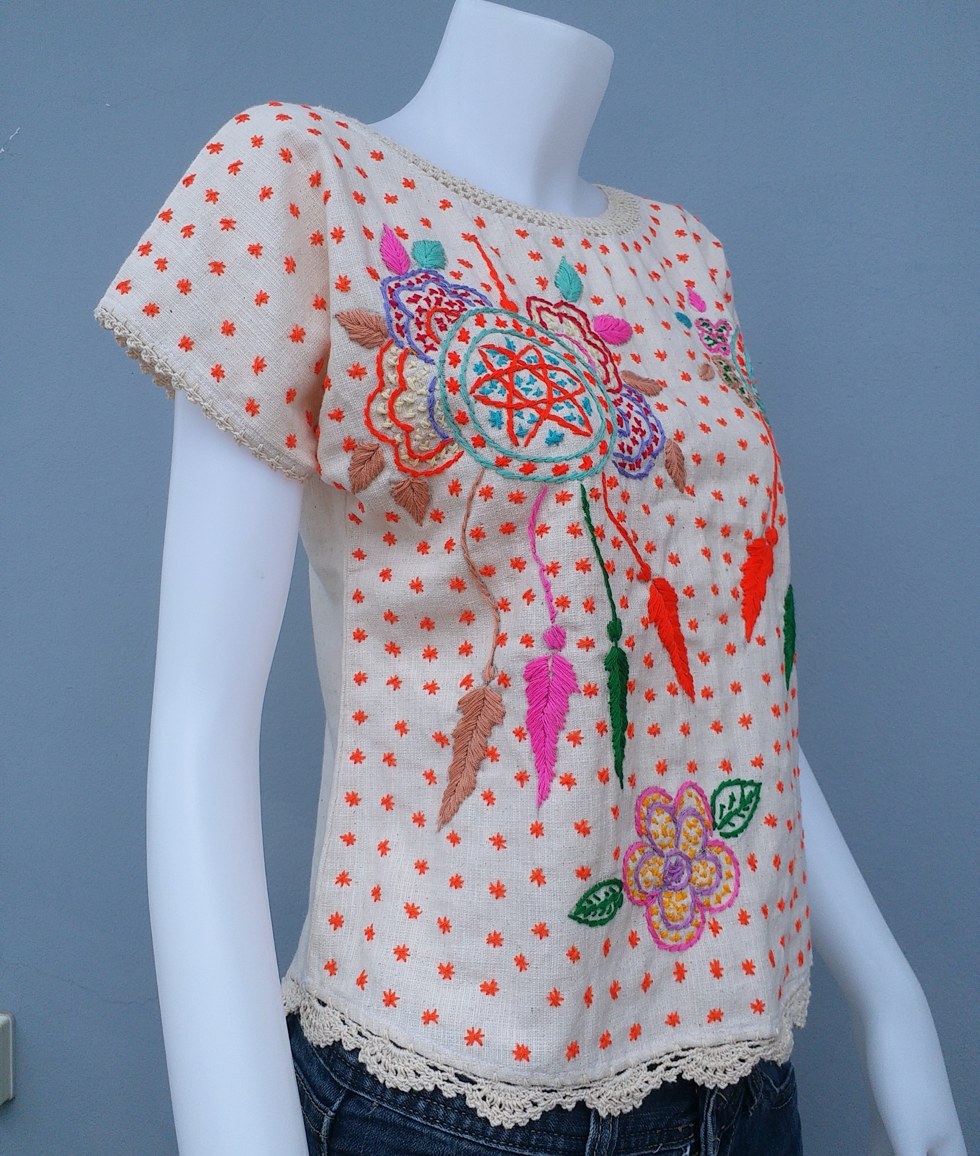 เสื้อผ้าฝ้ายปักลายทั้งตัว ลายสวยเด่น อก34นิ้ว
