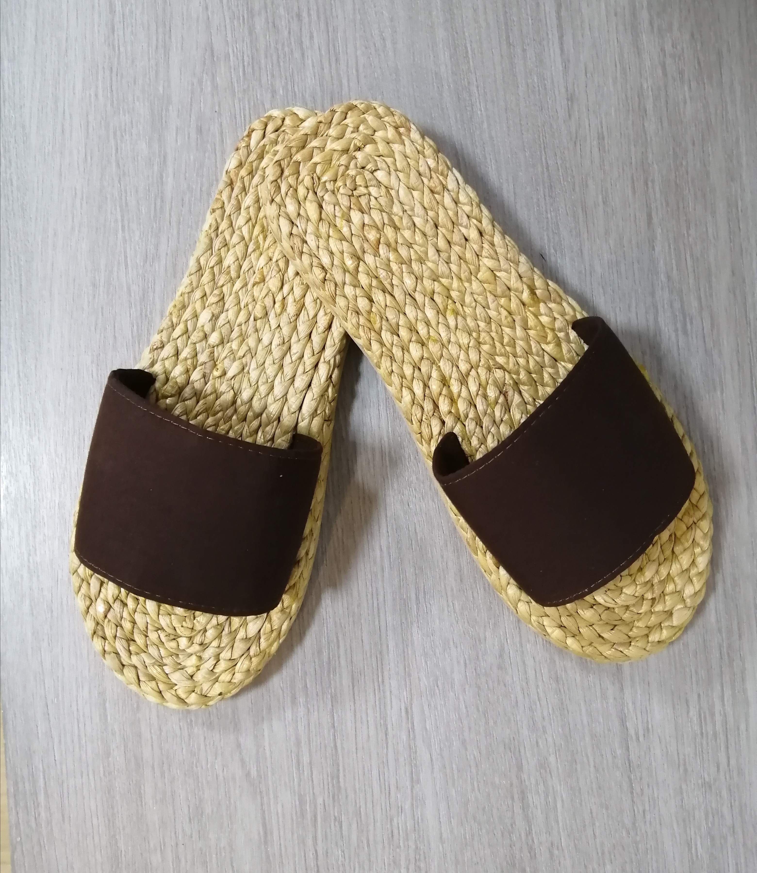 BSS701W: รองเท้าแตะสาน ราคาส่ง 1โหล:12คู่