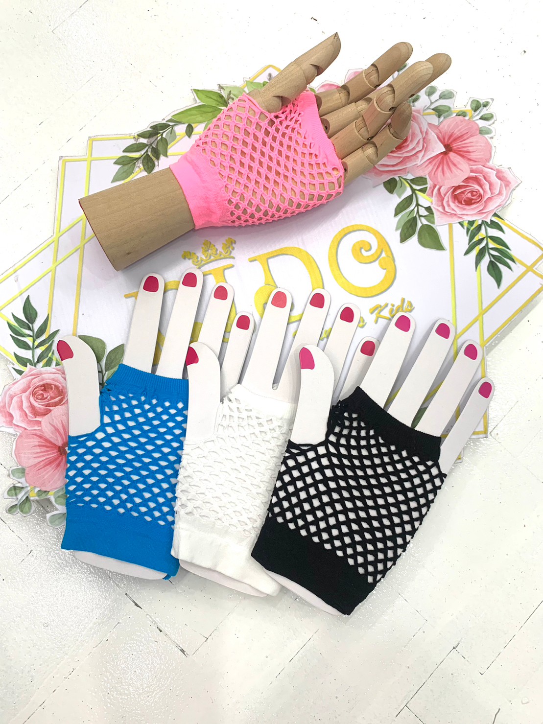 sถุงมือเด็ก(มีหน้าร้านอยู่รัชดา)PS19 สีขาว สีดำ สีฟ้า และ สีชมพู ถุงมือตาข่ายสั้นเปิดนิ้วเท่ๆ