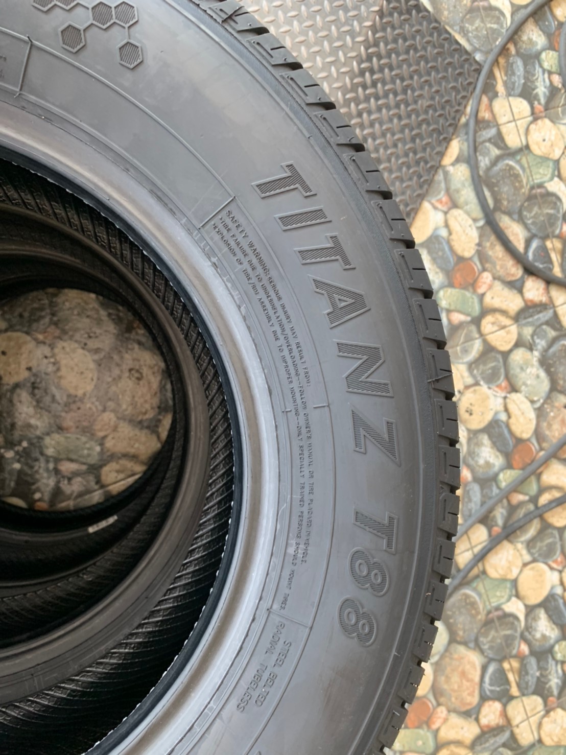 DEESTONE TITANZ T88 205/70R15 ยางใหม่ปี2020
