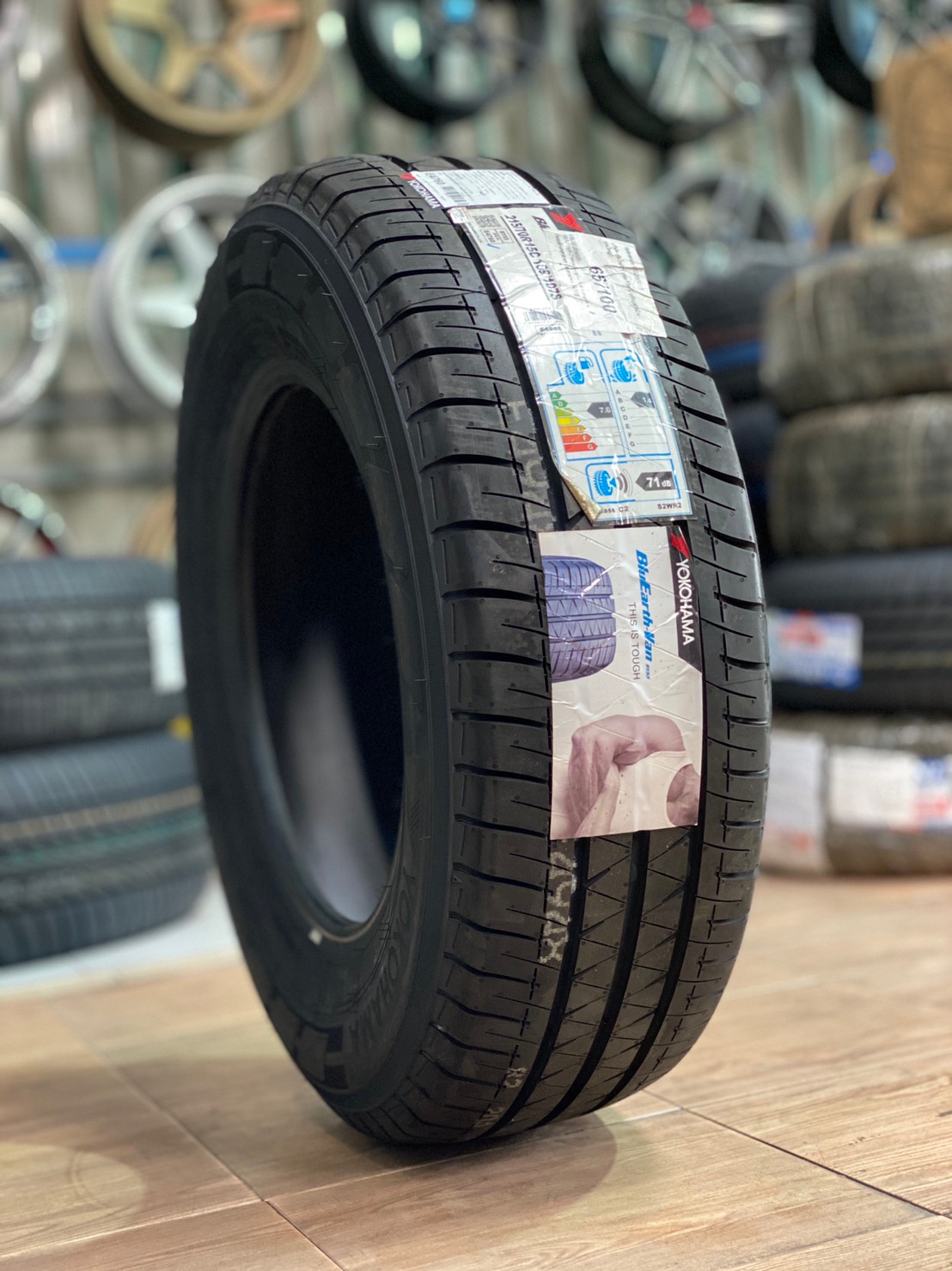 215/70R15 Yokohama BluEarth Van RY55 ยางสมรรถนะสูง ยางปี2020