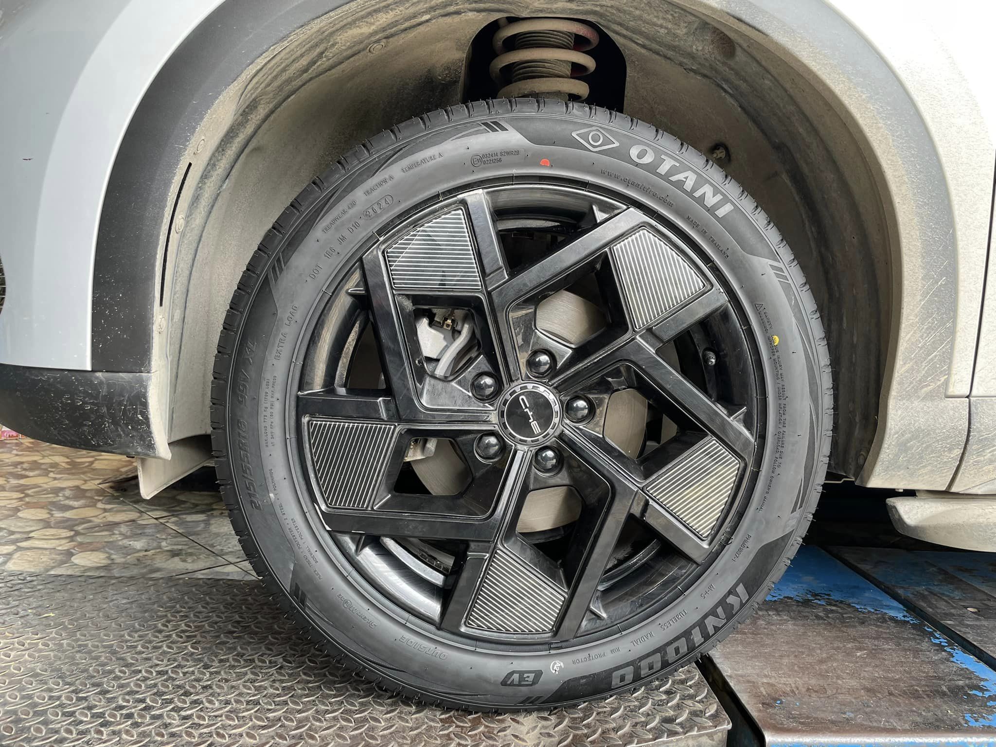 🚘 #BYD_ATTO3 เปลี่ยนยาง 🛞 #OTANI #KN1000 215/55R18🔥 🔥