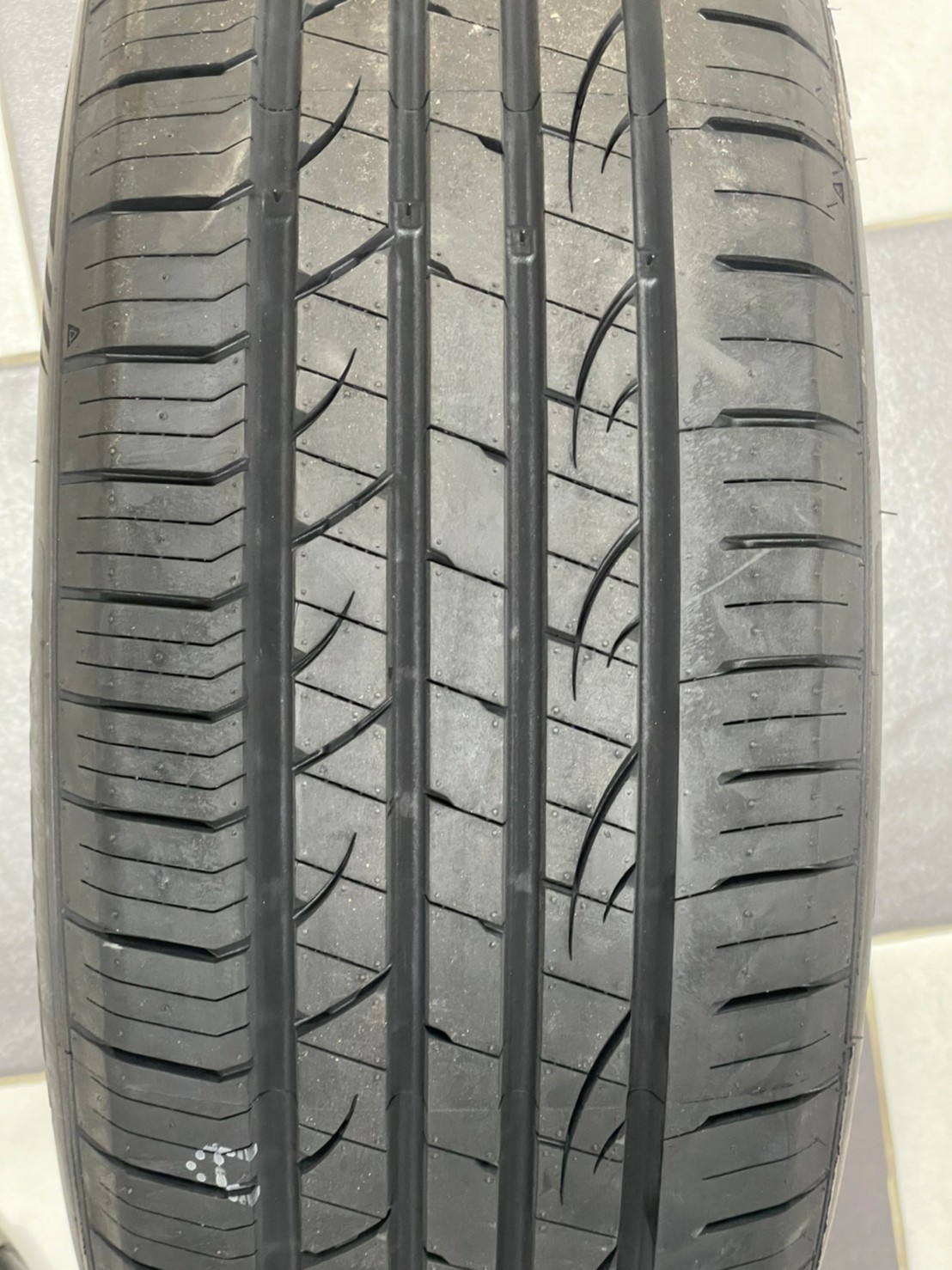 ยางใหม่AUSTONE SP702 205/55R16 ยางผลิตไทย คุ้มค่ารับประกันบาดบวมเบียดตำ365วันเคลมฟรี ยางใหม่ปี2022
