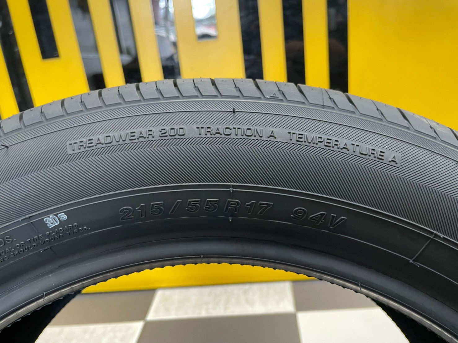 ยางใหม่YOKOHAMA ADVAN DB E70 215/55R17 ยางใหม่ปี2023
