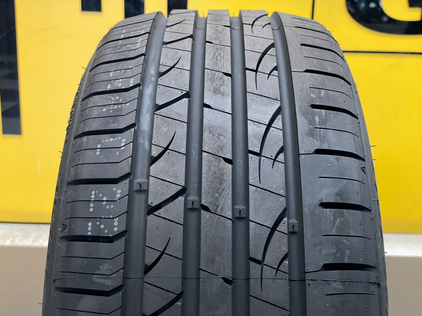 AUSTONE 215/45R17 SP702 ยางใหม่ปี2023