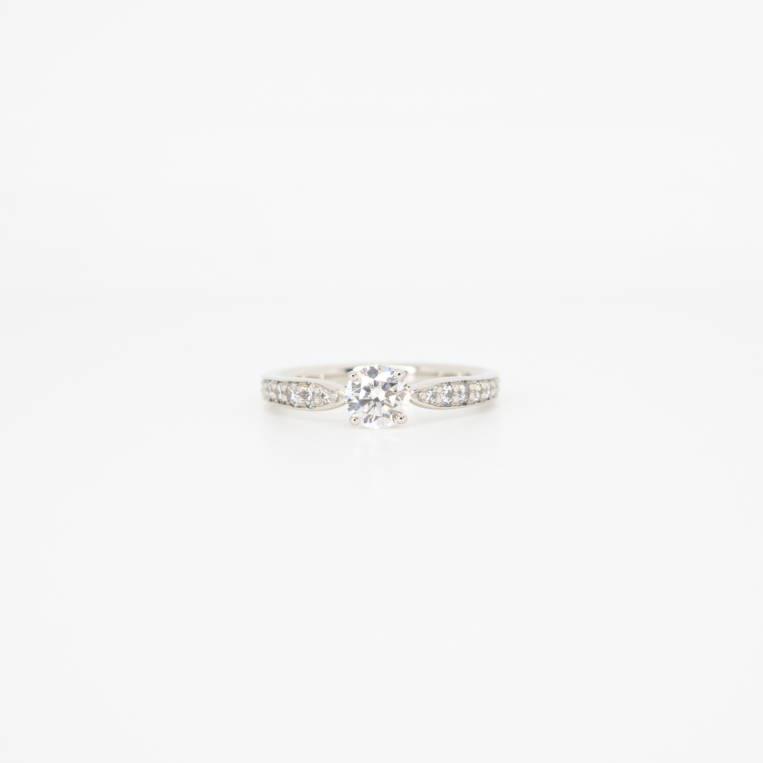 แหวน Tiffany & Co. Tiffany Harmony Solitaire ring with pave diamonds with 0.33 F VS1 Platinum950 ไซส์ 45# (Used) +กล่องและใบเซอร์