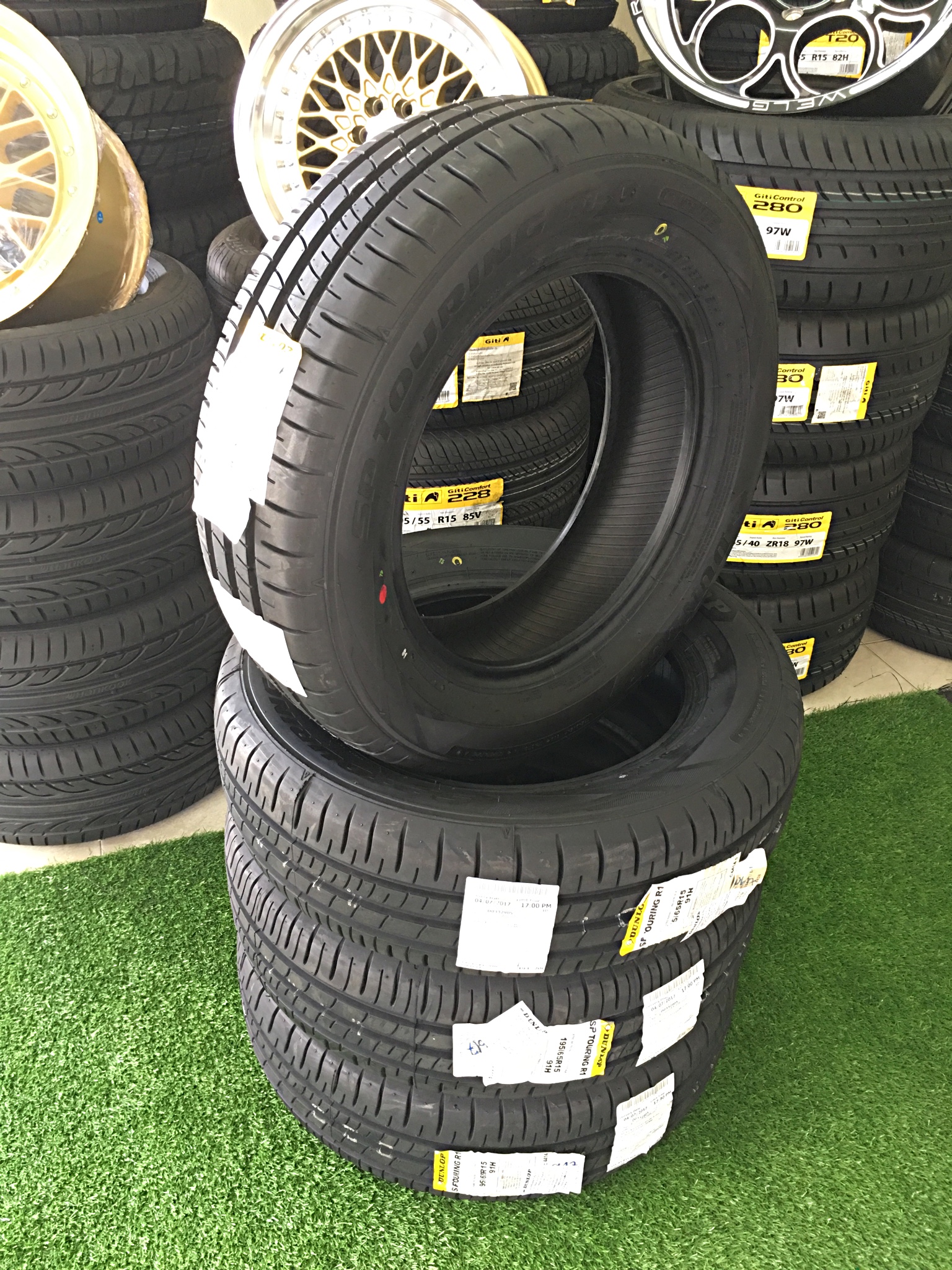 195-65-R15 SP-Touring R1