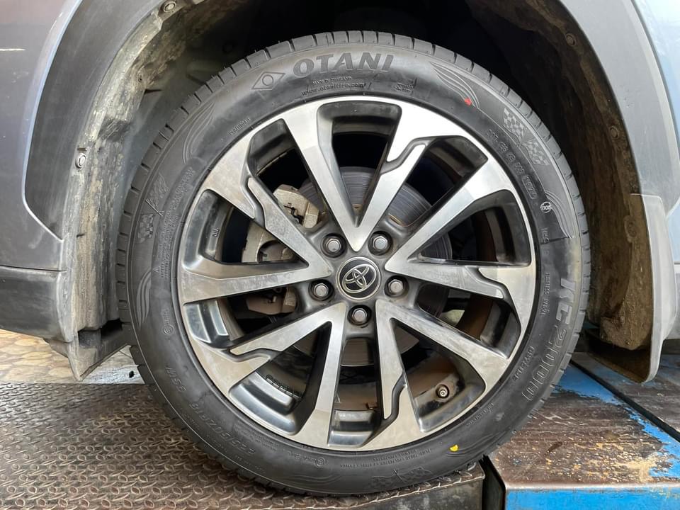 เปลี่ยนยาง 🚘 #TOYOTA_CORDLLA CROSS #OTANI #KC2000 225/50R18