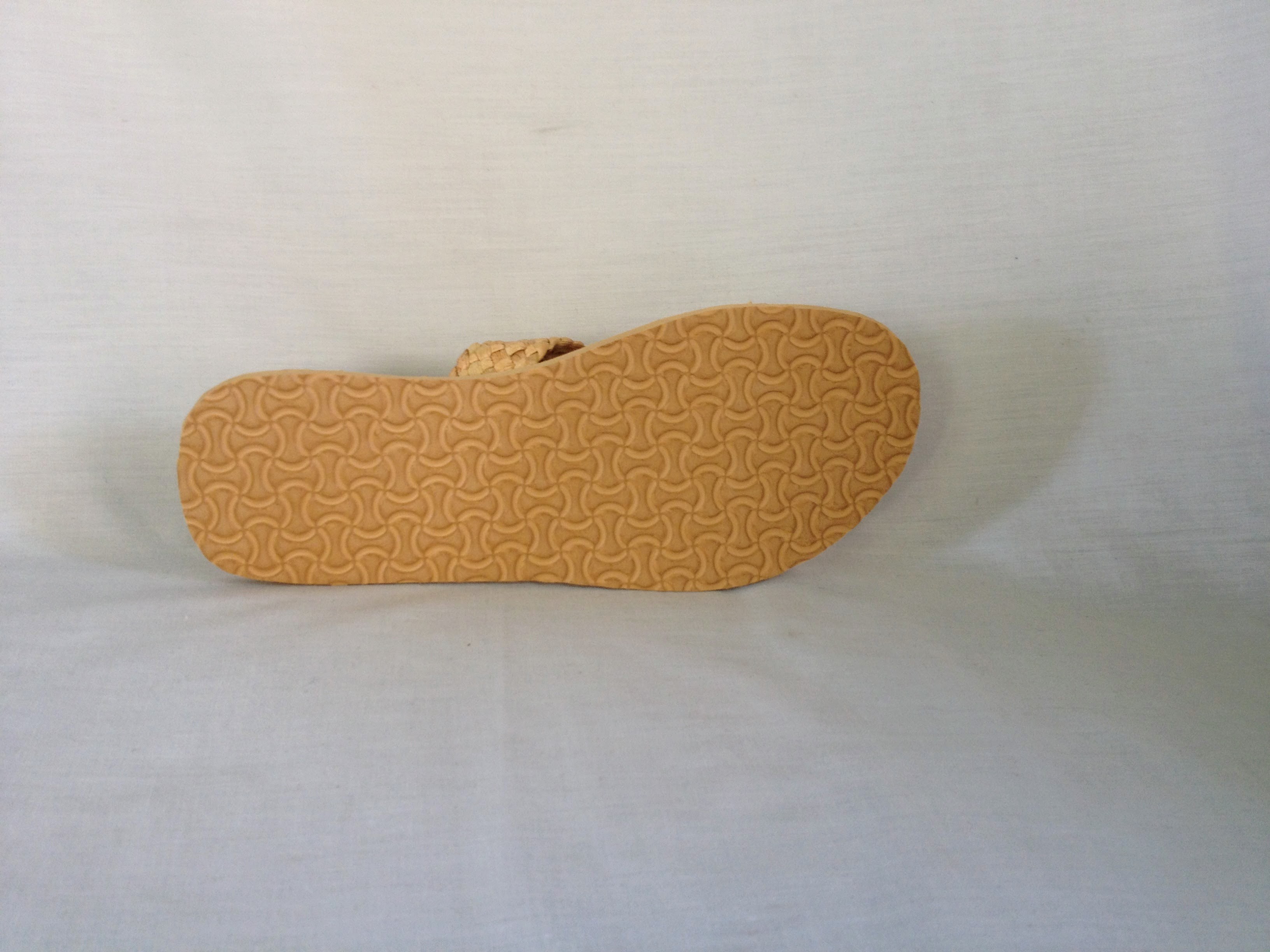 BSS407W :รองเท้าสานผักตบชวา,รองเท้าแตะสายคีบ ราคาส่งต่อ 1 โหล : 12 คู่