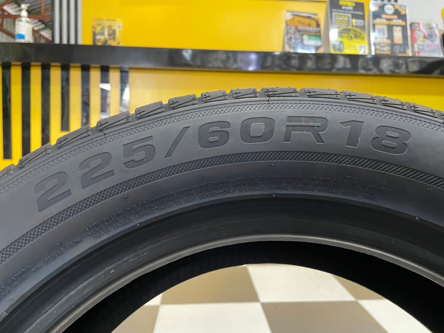#BLACKHAWK Hiscend HS01 225/60R18 ยางใหม่ปี2022